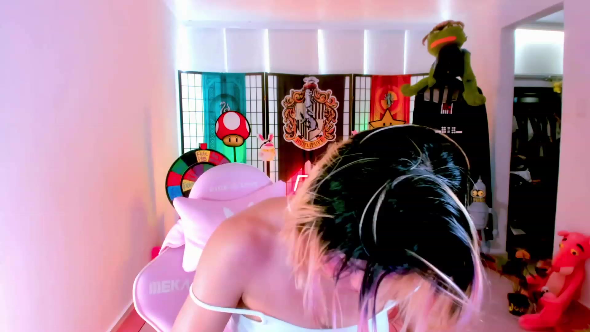 Gallery image thumbnail from Agostinha_Red's myfreecams stream on, 03/08/2023, 16:31 image 14 of 20