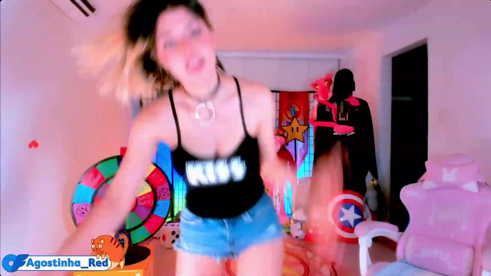 Gallery image thumbnail from Agostinha_Red's myfreecams stream on, 04/19/2023, 24:01 image 4 of 20