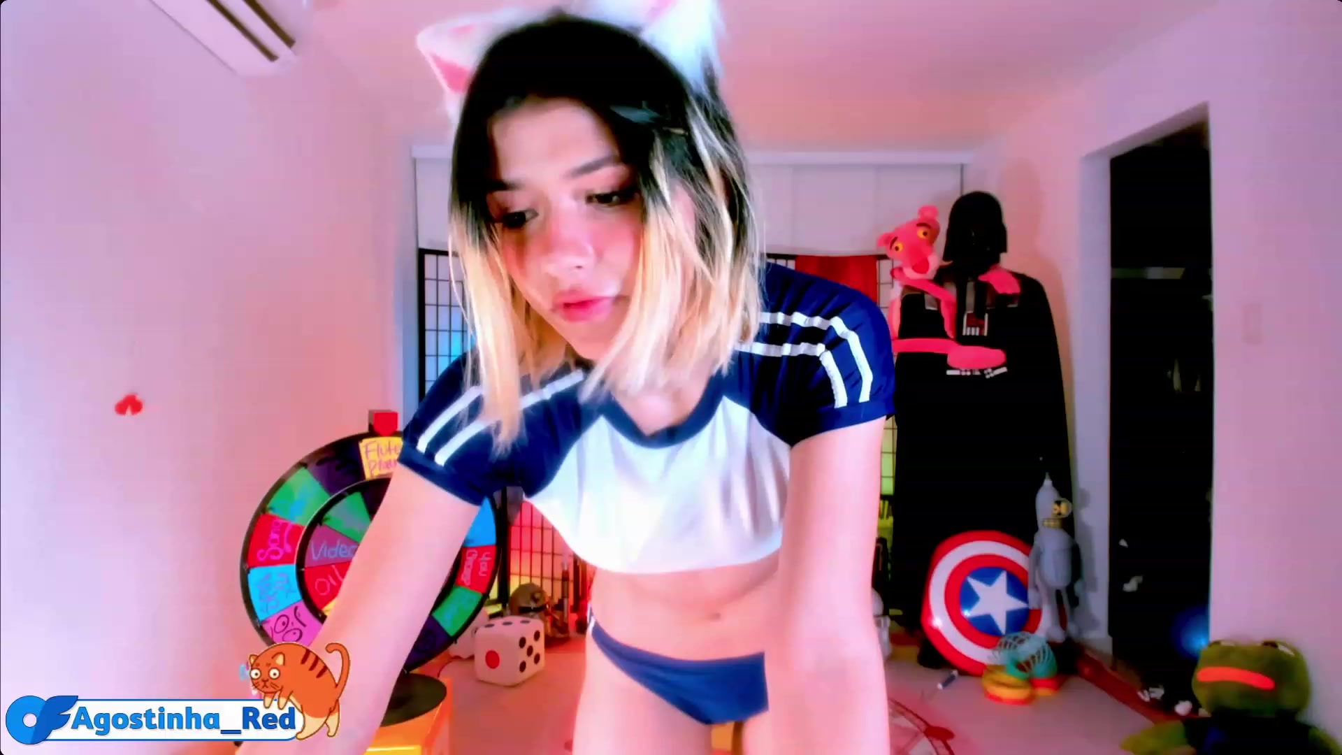 Gallery image thumbnail from Agostinha_Red's myfreecams stream on, 04/19/2023, 23:52 image 6 of 20