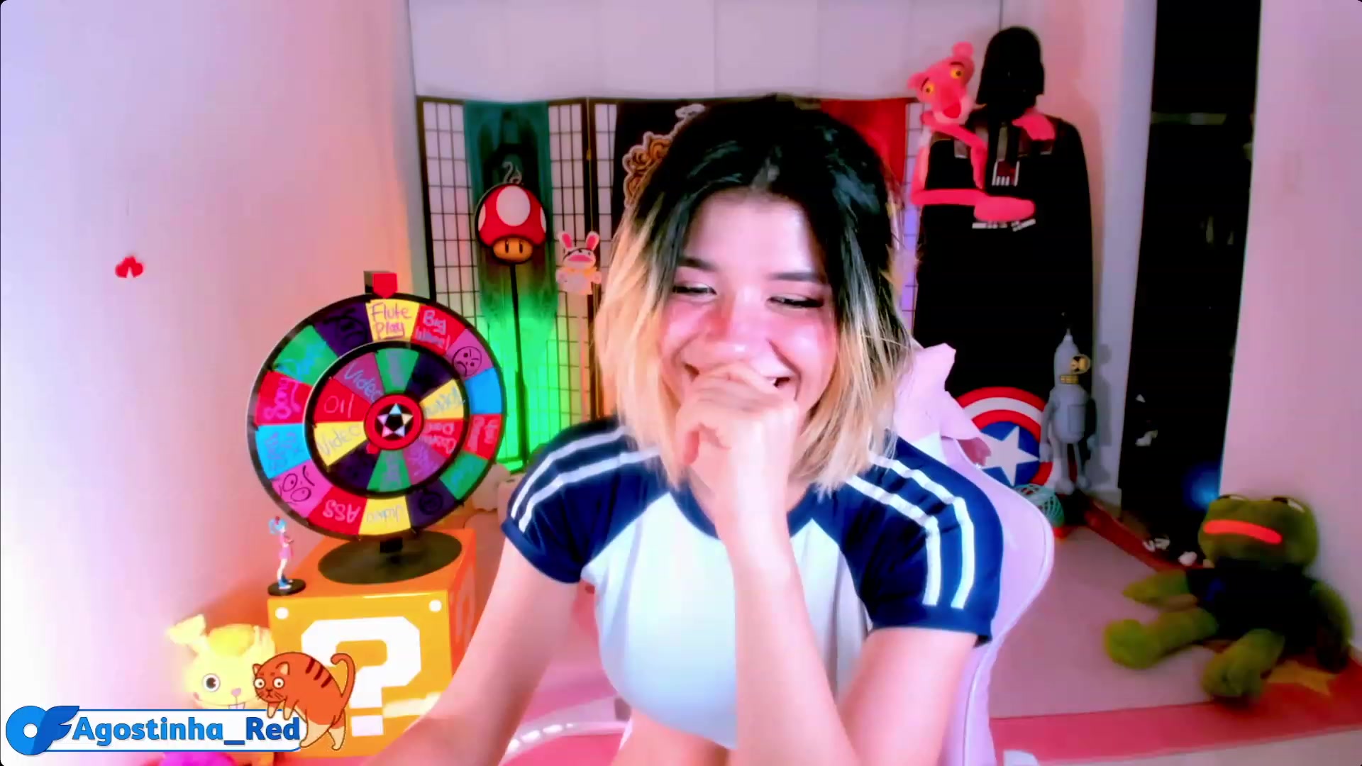 Gallery image thumbnail from Agostinha_Red's myfreecams stream on, 04/20/2023, 24:15 image 18 of 20