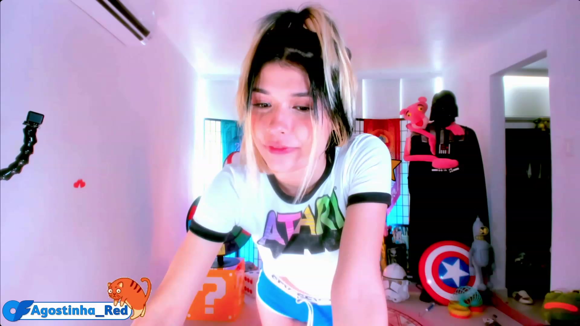 Gallery image thumbnail from Agostinha_Red's myfreecams stream on, 04/21/2023, 15:54 image 18 of 20