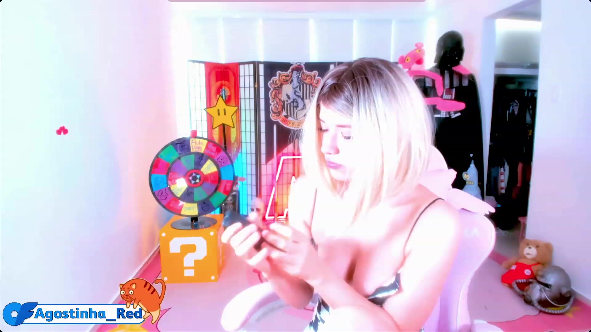 Gallery image thumbnail from Agostinha_Red's myfreecams stream on, 05/04/2023, 16:21 image 17 of 20