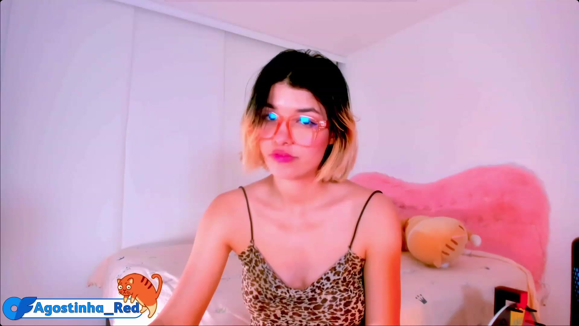 Gallery image thumbnail from Agostinha_Red's myfreecams stream on, 05/12/2023, 01:34 image 6 of 20