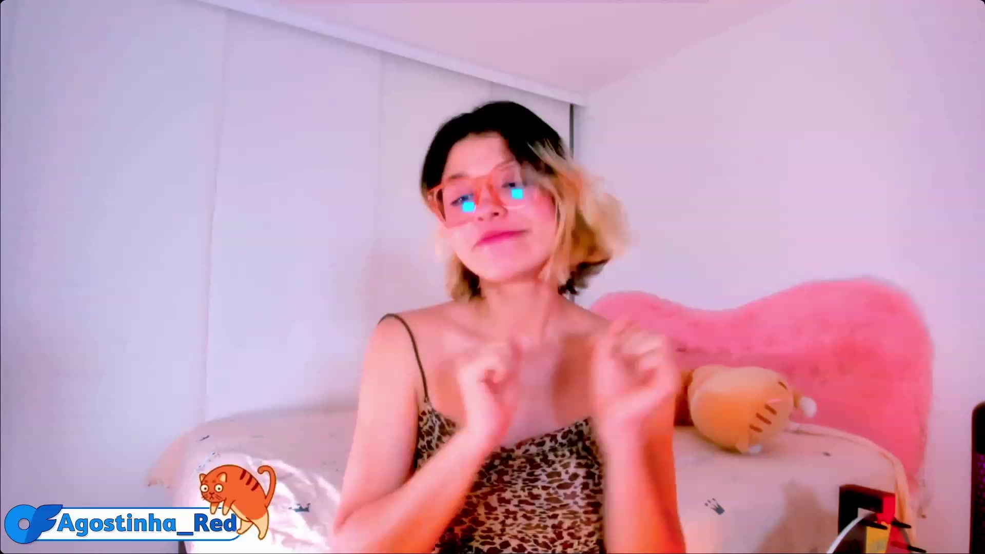 Gallery image thumbnail from Agostinha_Red's myfreecams stream on, 05/12/2023, 01:34 image 4 of 20