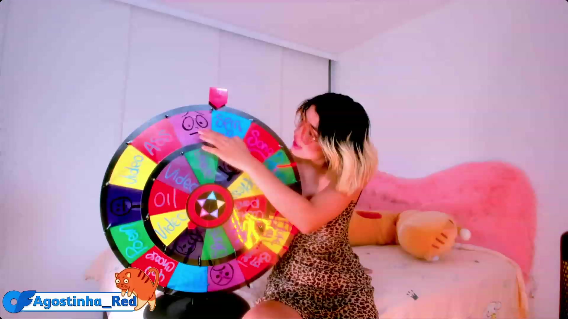 Gallery image thumbnail from Agostinha_Red's myfreecams stream on, 05/12/2023, 01:34 image 3 of 20