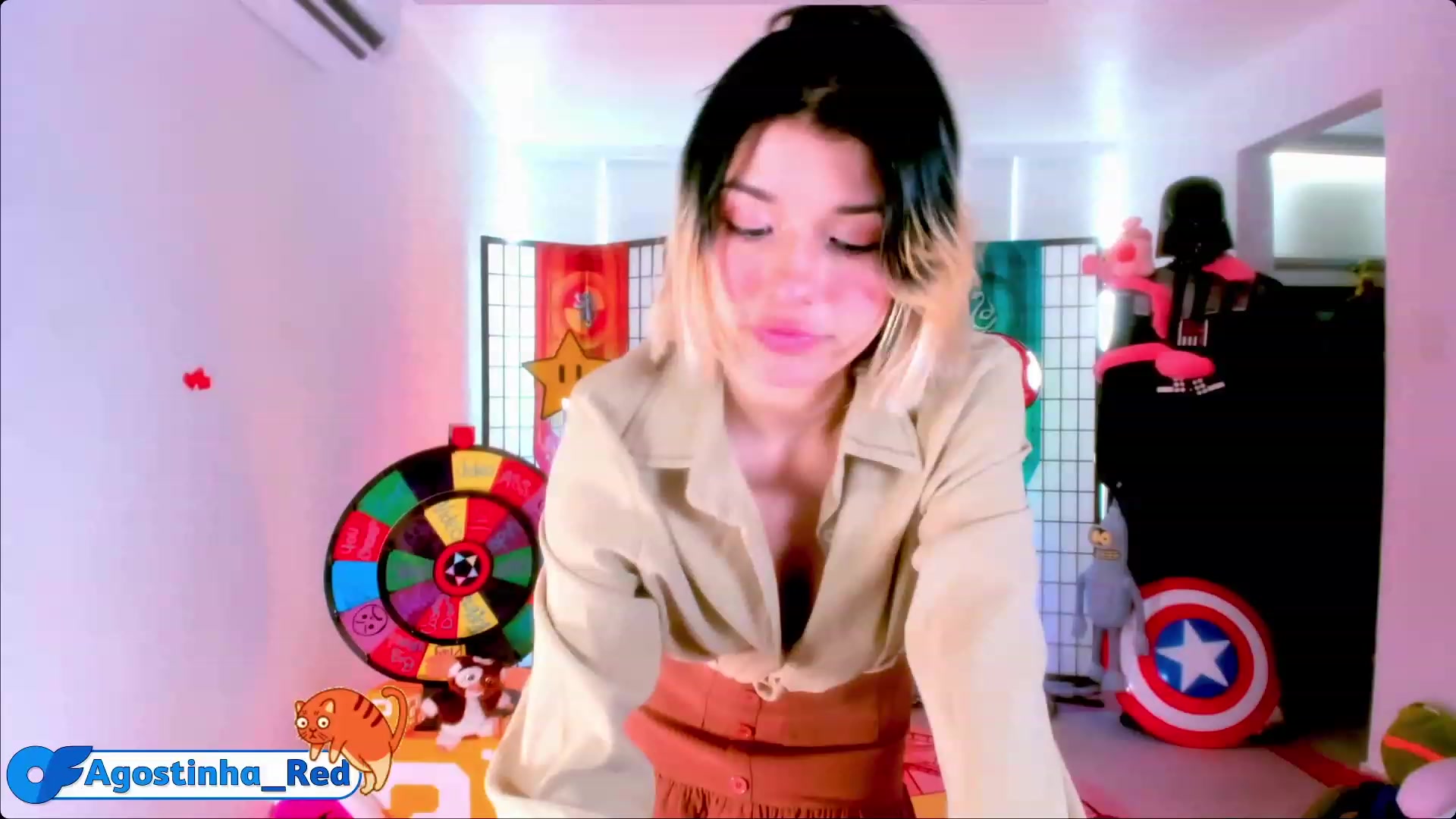 Gallery image thumbnail from Agostinha_Red's myfreecams stream on, 05/18/2023, 15:34 image 2 of 20
