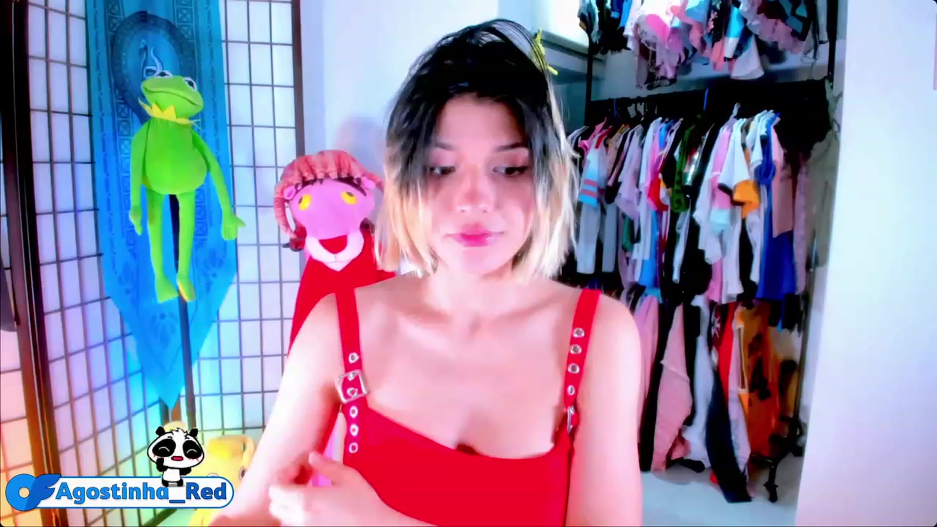 Gallery image thumbnail from Agostinha_Red's myfreecams stream on, 06/13/2023, 18:36 image 10 of 20
