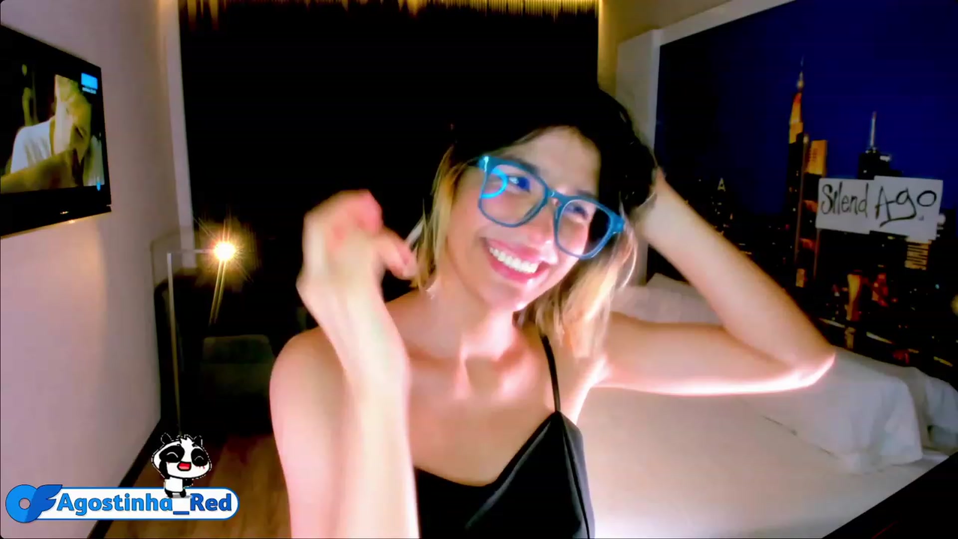 Gallery image thumbnail from Agostinha_Red's myfreecams stream on, 07/03/2023, 22:44 image 14 of 20