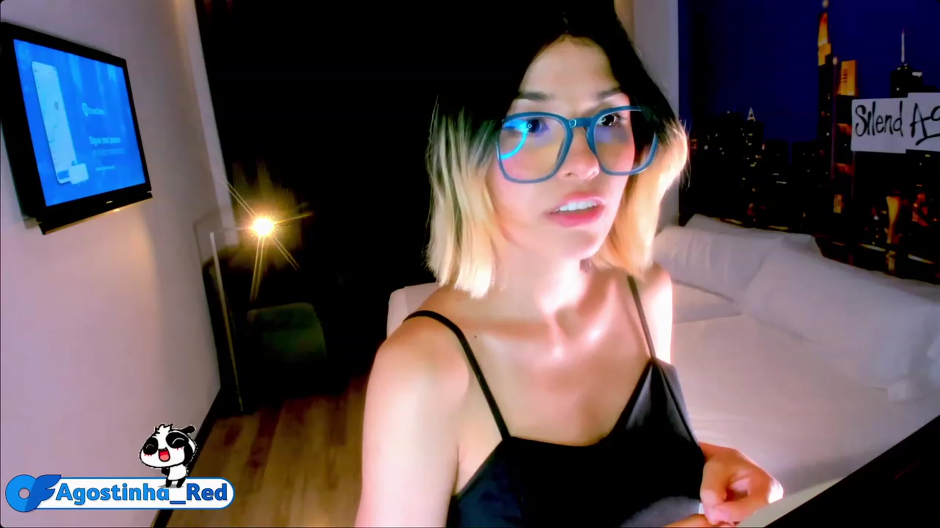 Gallery image thumbnail from Agostinha_Red's myfreecams stream on, 07/03/2023, 22:44 image 7 of 20