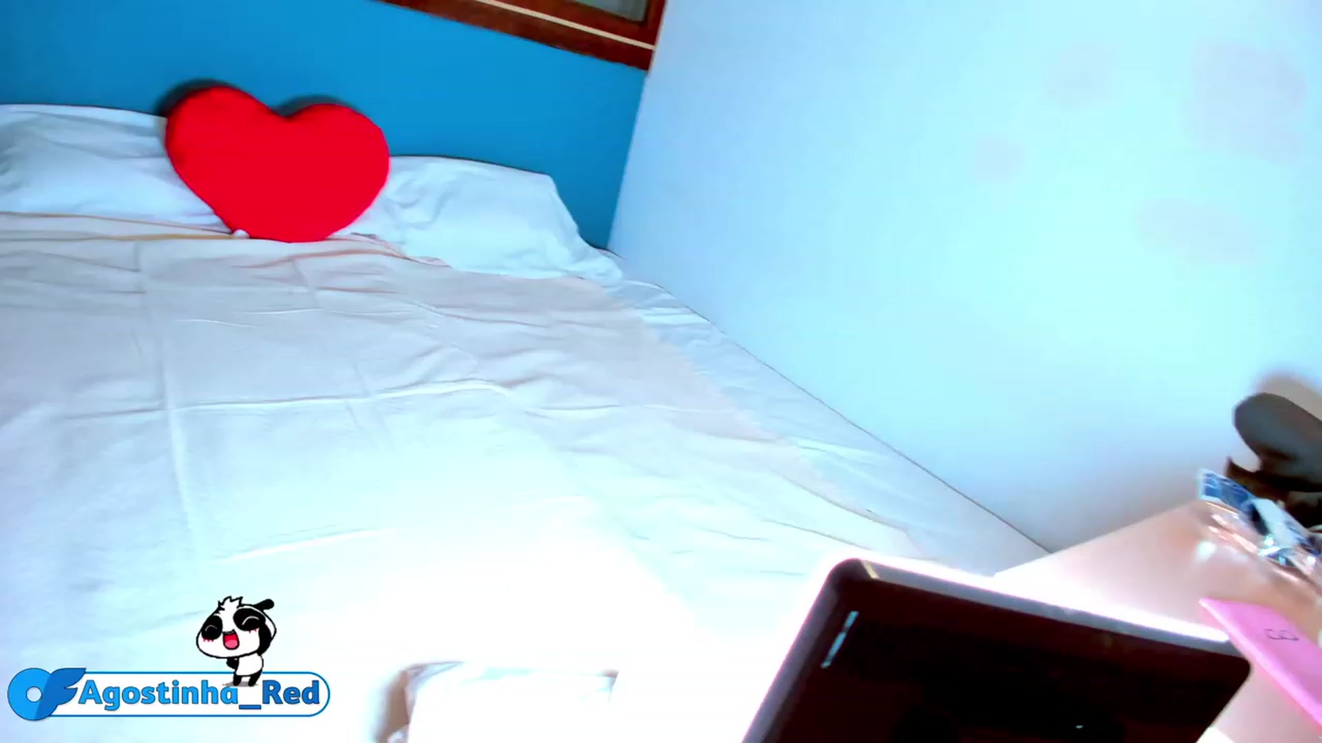 Gallery image thumbnail from Agostinha_Red's myfreecams stream on, 07/18/2023, 22:08 image 7 of 20