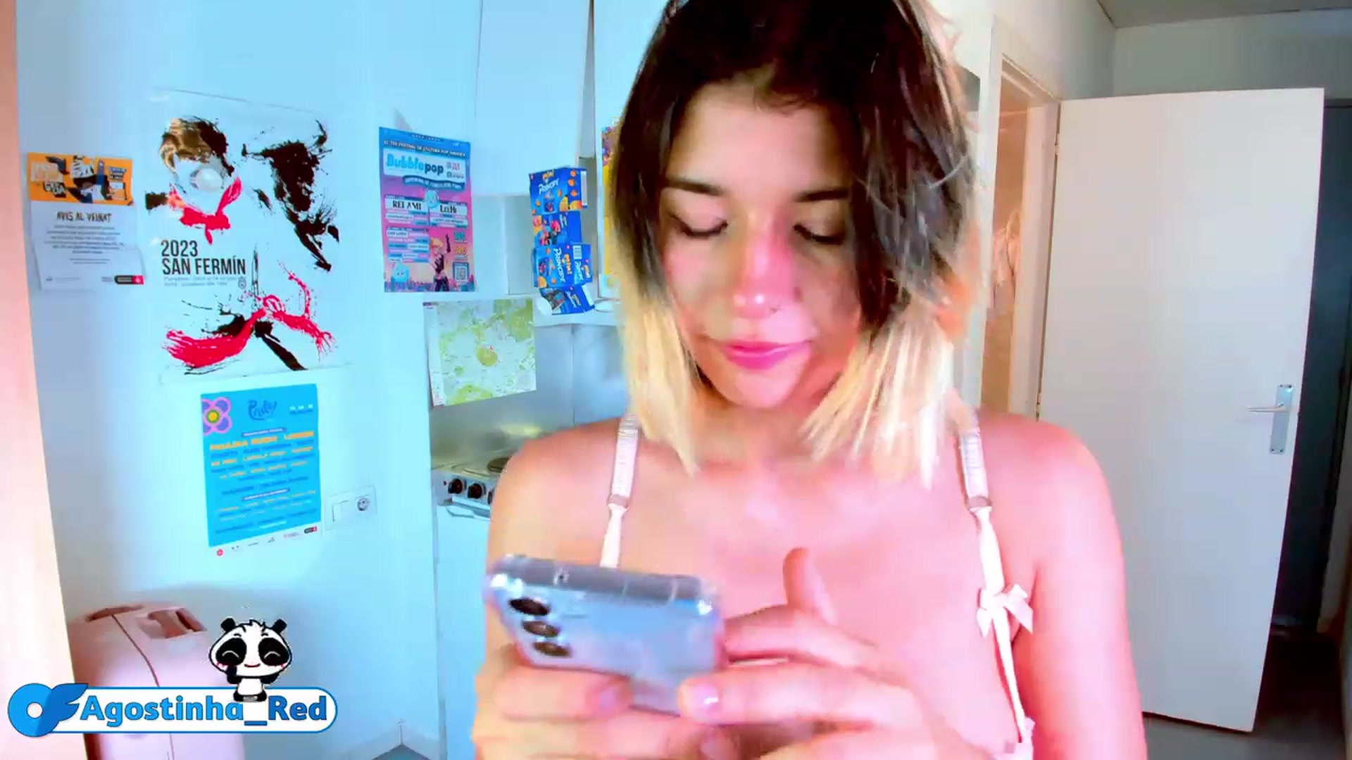 Gallery image thumbnail from Agostinha_Red's myfreecams stream on, 07/21/2023, 23:19 image 18 of 20