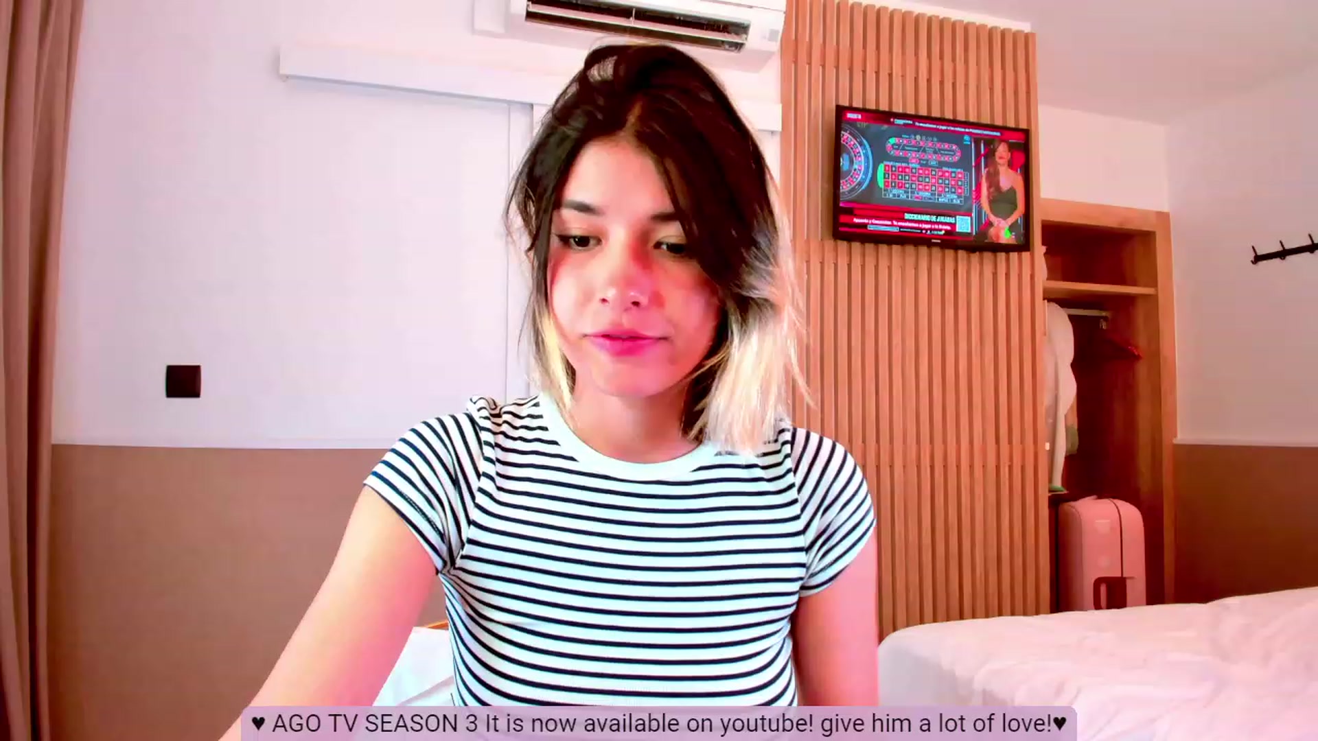 Gallery image thumbnail from Agostinha_Red's myfreecams stream on, 08/05/2023, 01:40 image 8 of 20
