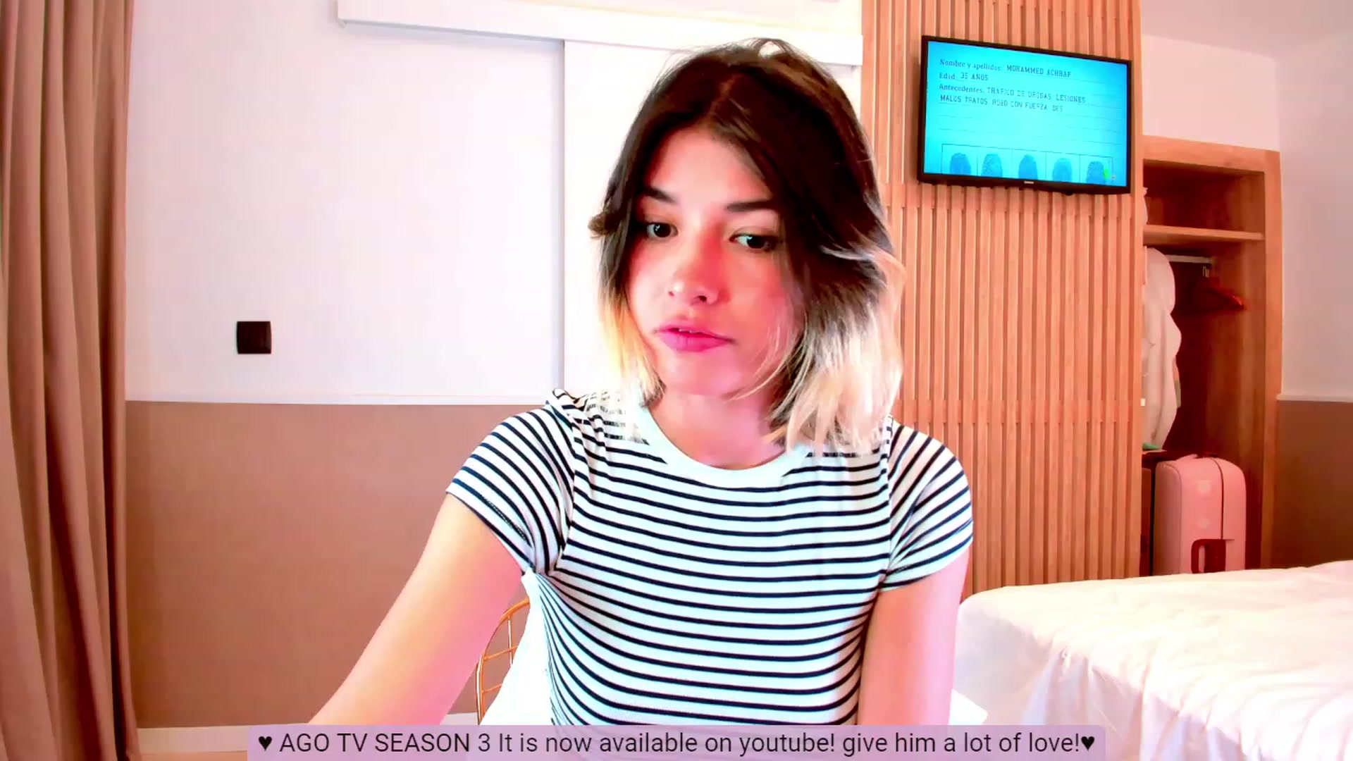 Gallery image thumbnail from Agostinha_Red's myfreecams stream on, 08/05/2023, 01:40 image 1 of 20
