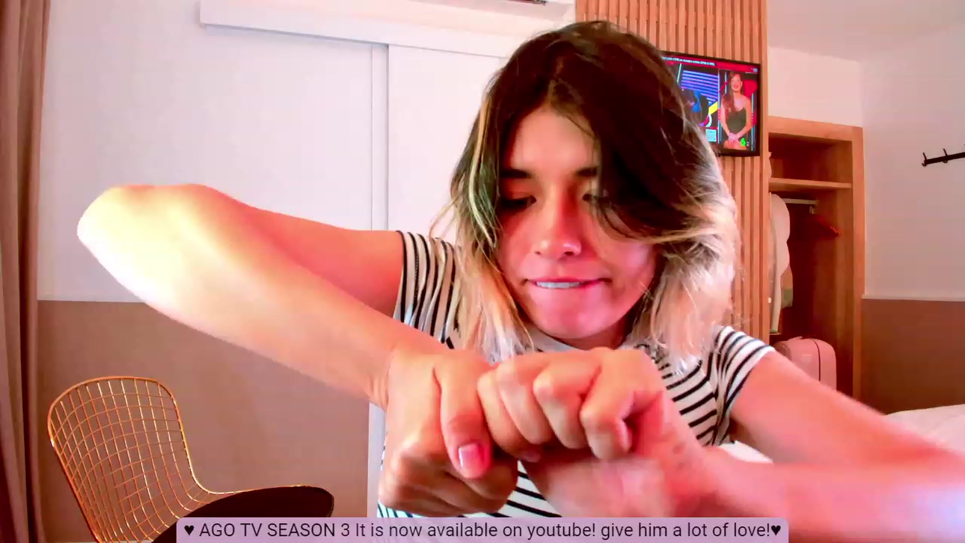 Gallery image thumbnail from Agostinha_Red's myfreecams stream on, 08/05/2023, 01:40 image 13 of 20