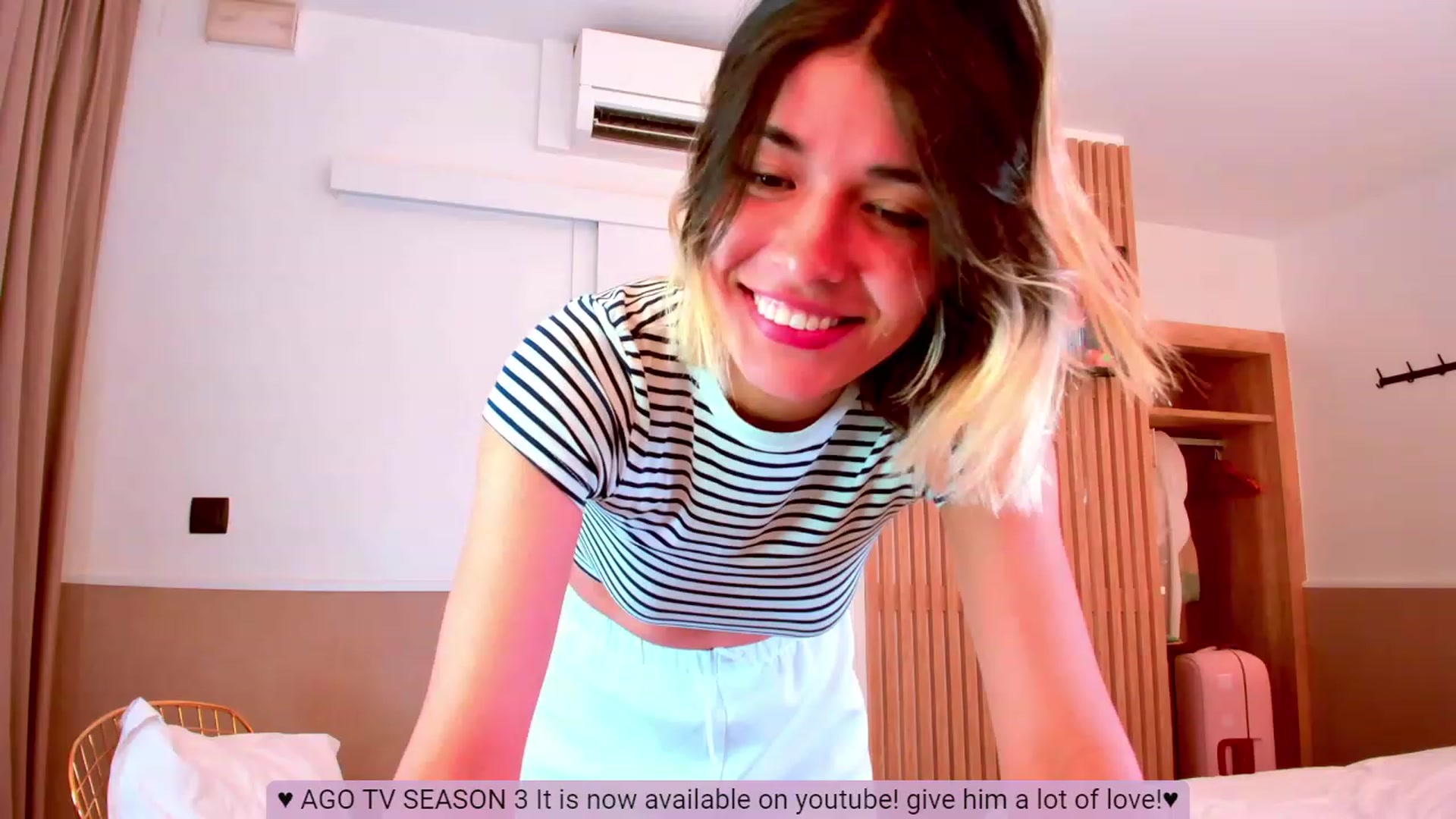 Gallery image thumbnail from Agostinha_Red's myfreecams stream on, 08/05/2023, 01:40 image 10 of 20