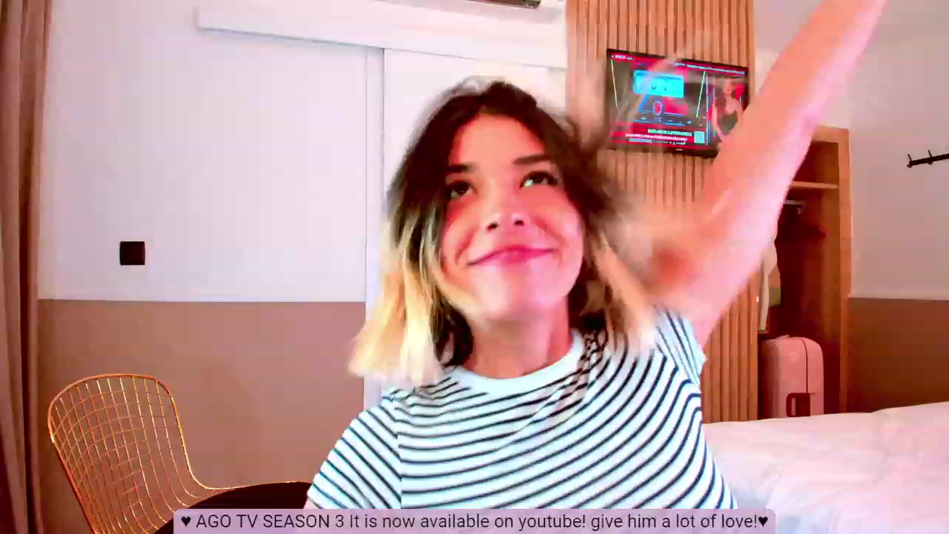 Gallery image thumbnail from Agostinha_Red's myfreecams stream on, 08/05/2023, 01:40 image 11 of 20