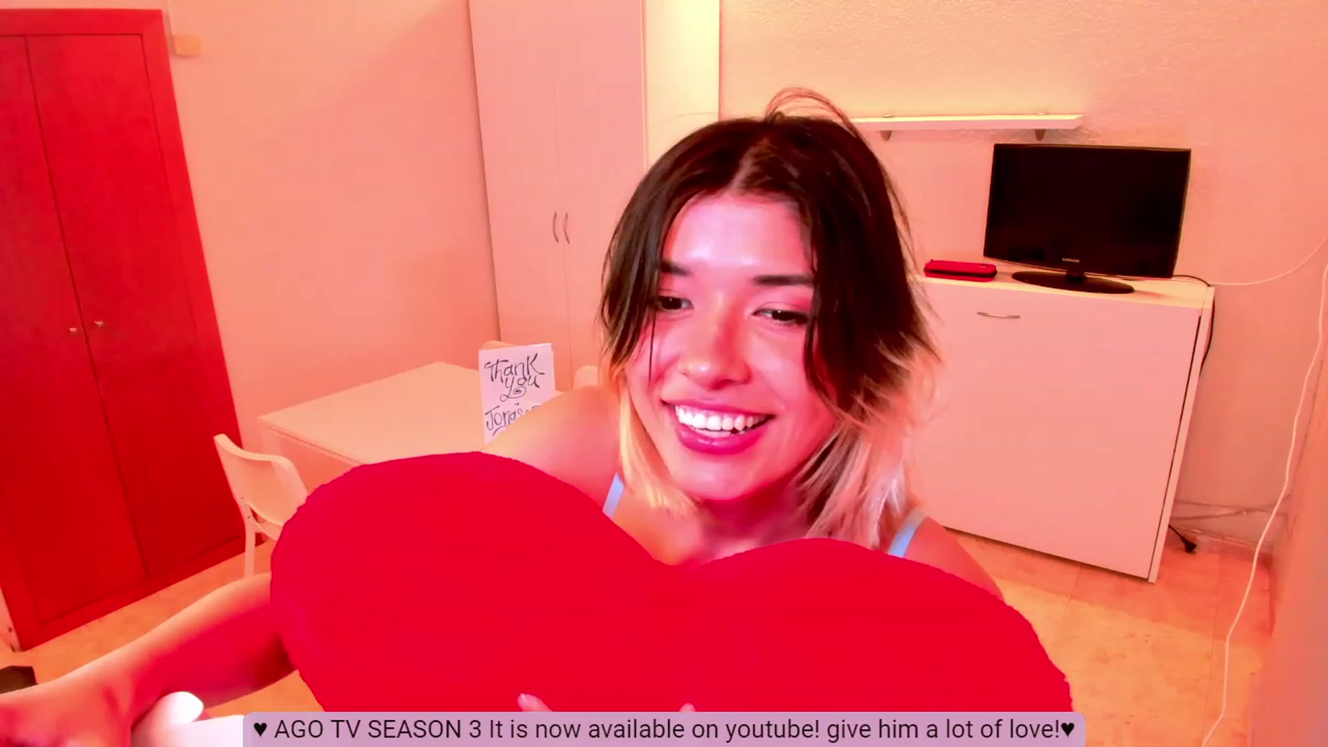 Gallery image thumbnail from Agostinha_Red's myfreecams stream on, 08/08/2023, 01:57 image 7 of 20