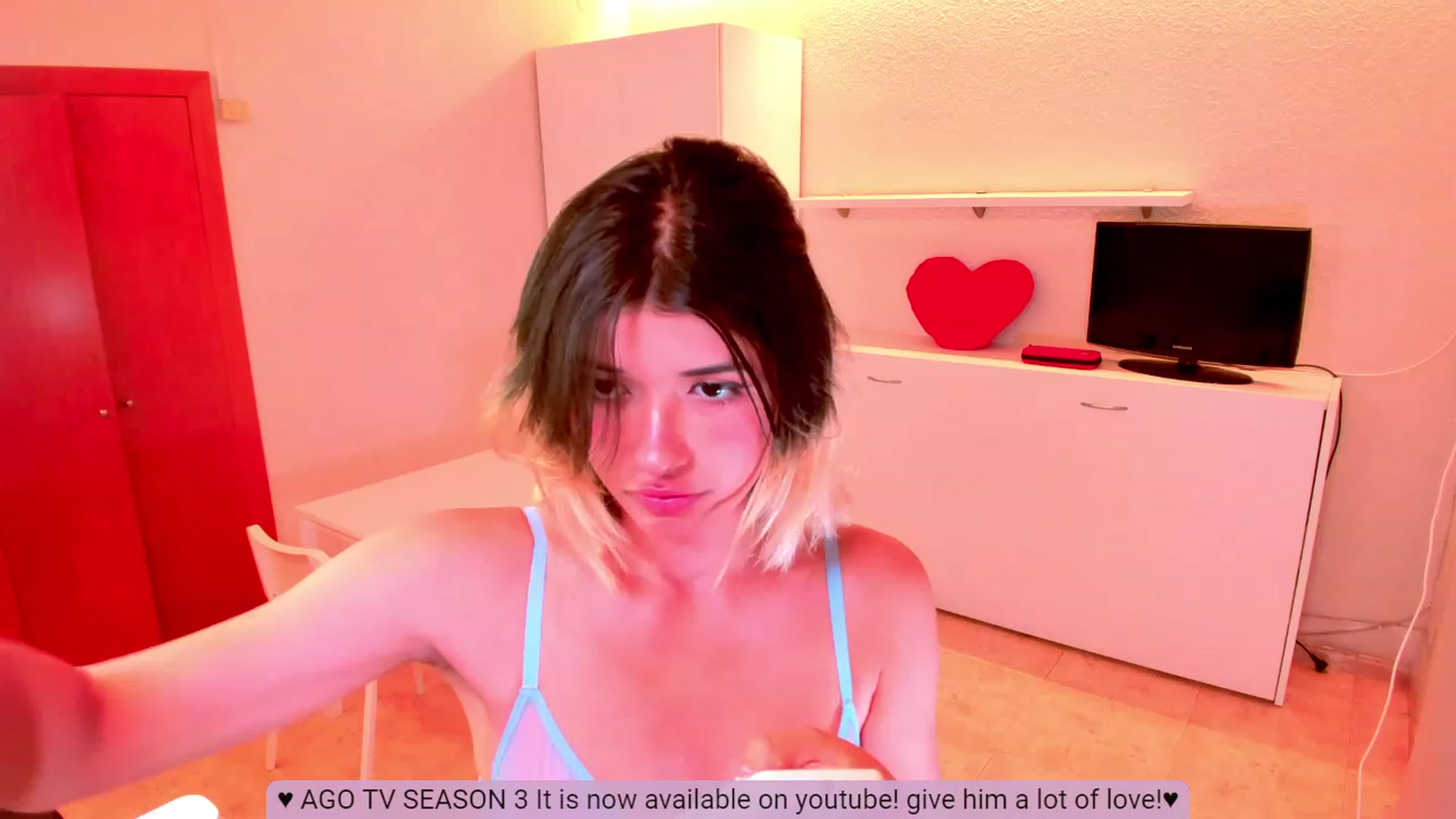 Gallery image thumbnail from Agostinha_Red's myfreecams stream on, 08/08/2023, 01:57 image 1 of 20