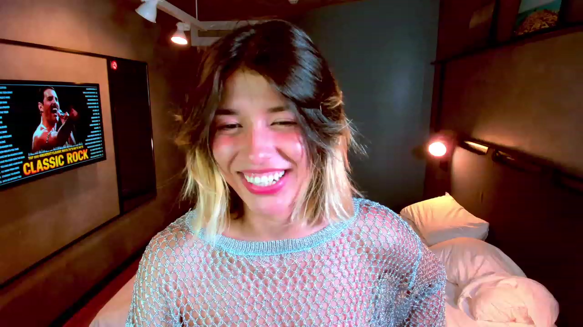 Gallery image thumbnail from Agostinha_Red's myfreecams stream on, 08/12/2023, 24:49 image 20 of 20