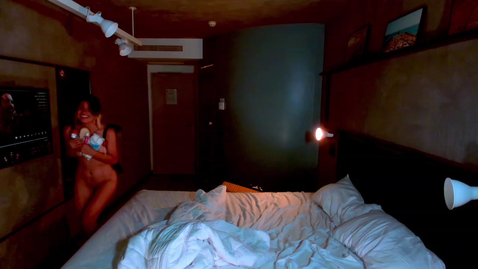 Gallery image thumbnail from Agostinha_Red's myfreecams stream on, 08/12/2023, 01:47 image 8 of 20