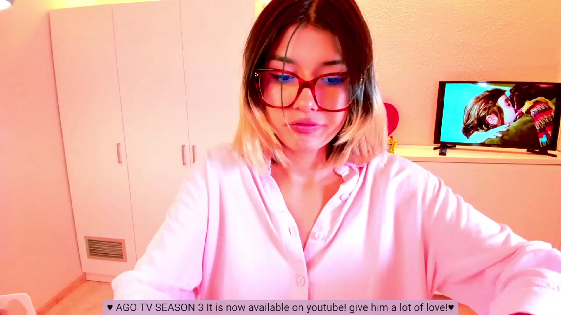 Gallery image thumbnail from Agostinha_Red's myfreecams stream on, 08/18/2023, 24:46 image 5 of 20
