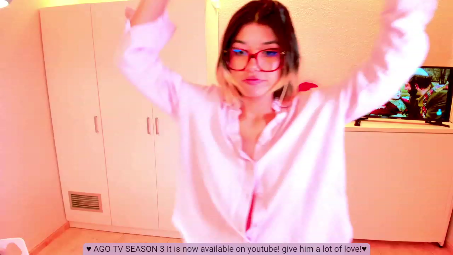 Gallery image thumbnail from Agostinha_Red's myfreecams stream on, 08/18/2023, 24:46 image 7 of 20
