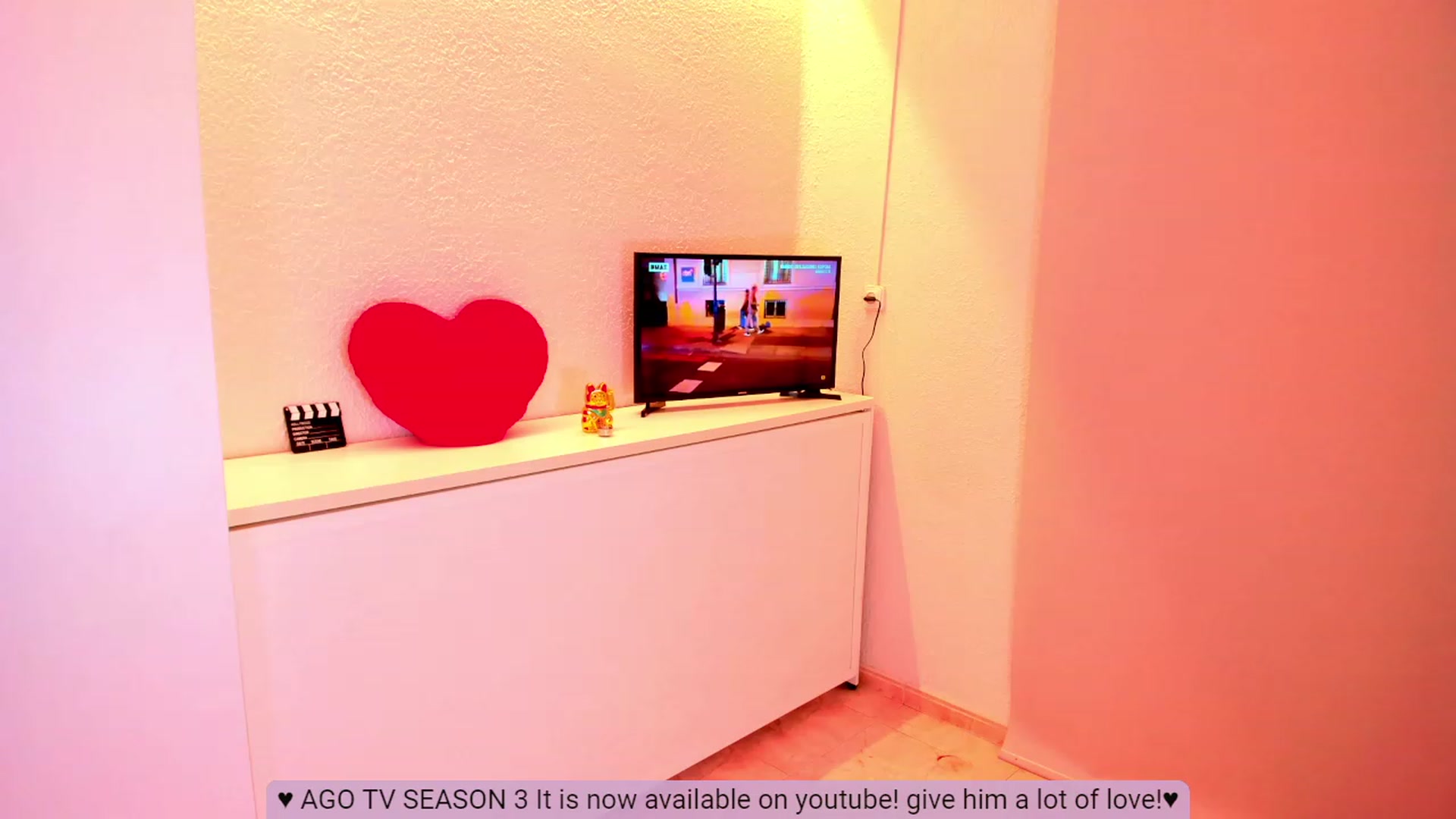 Gallery image thumbnail from Agostinha_Red's myfreecams stream on, 08/21/2023, 24:03 image 13 of 20