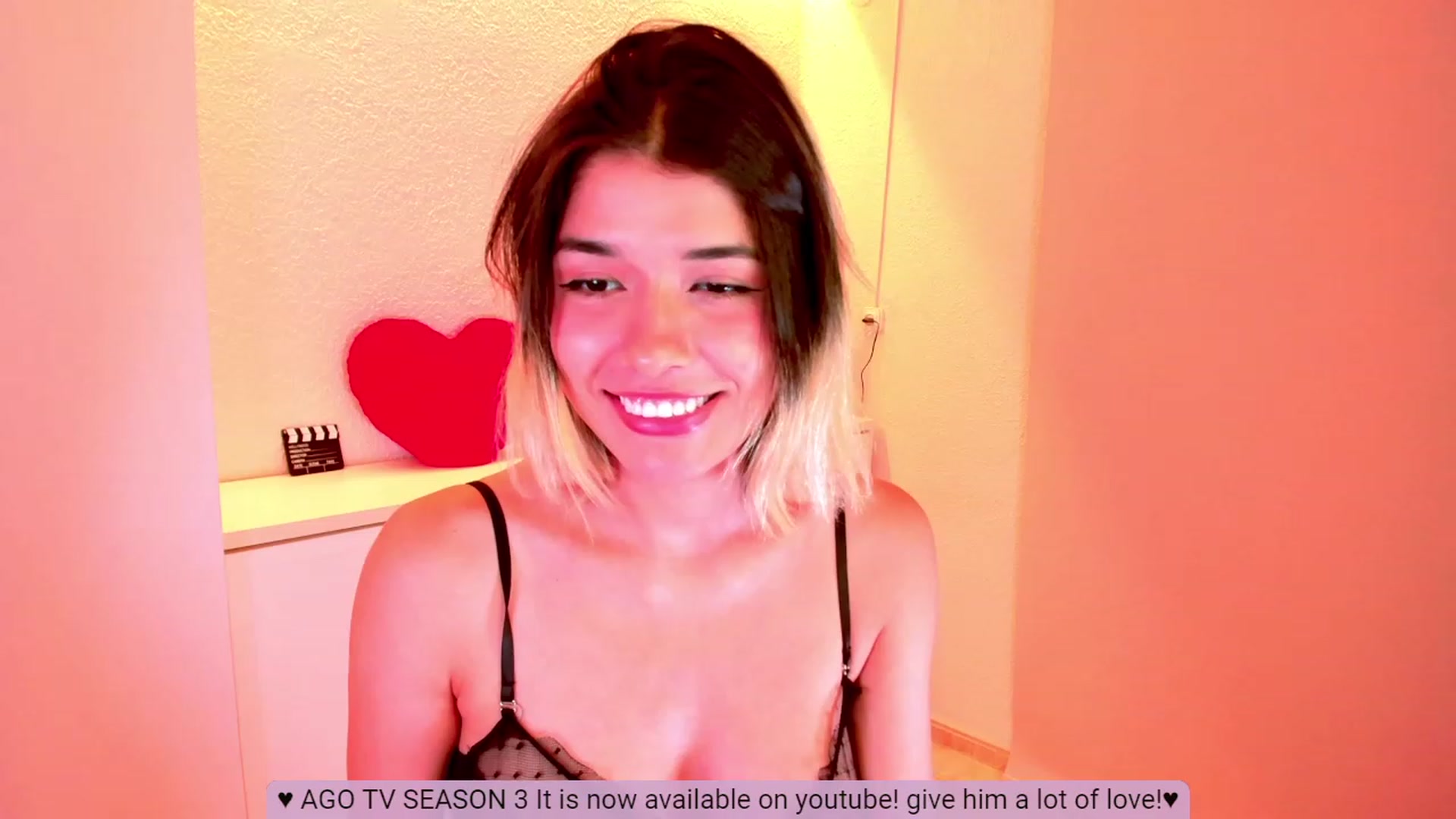 Gallery image thumbnail from Agostinha_Red's myfreecams stream on, 08/21/2023, 24:03 image 9 of 20