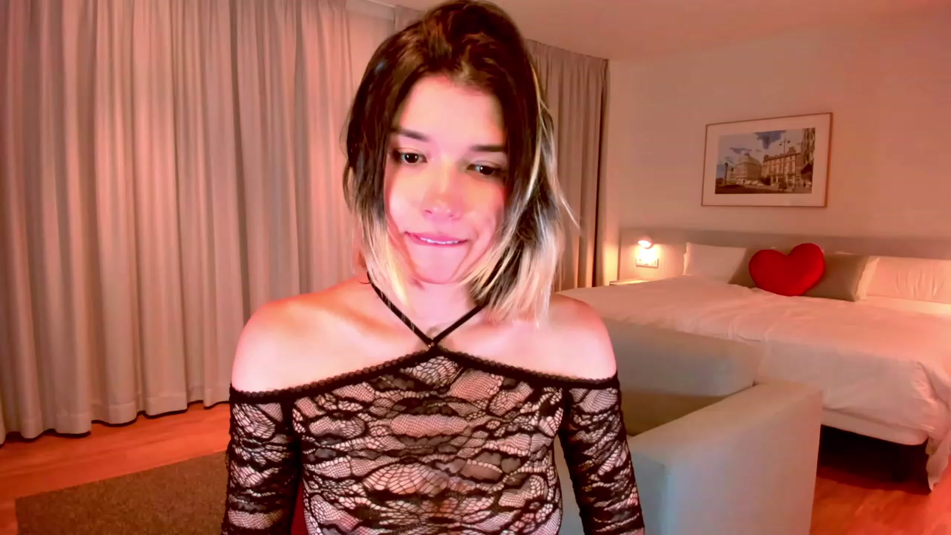 Gallery image thumbnail from Agostinha_Red's myfreecams stream on, 09/03/2023, 01:01 image 13 of 20