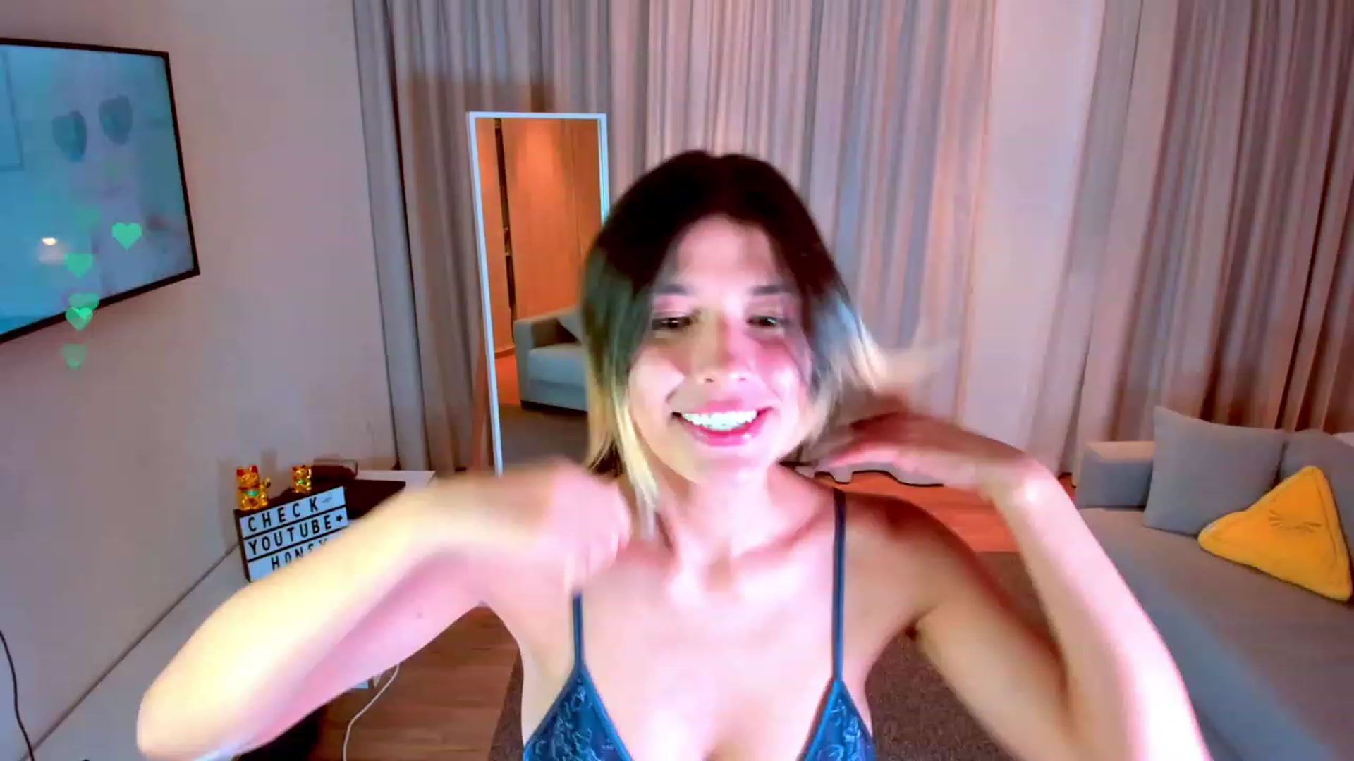 Gallery image thumbnail from Agostinha_Red's myfreecams stream on, 09/12/2023, 22:28 image 15 of 20