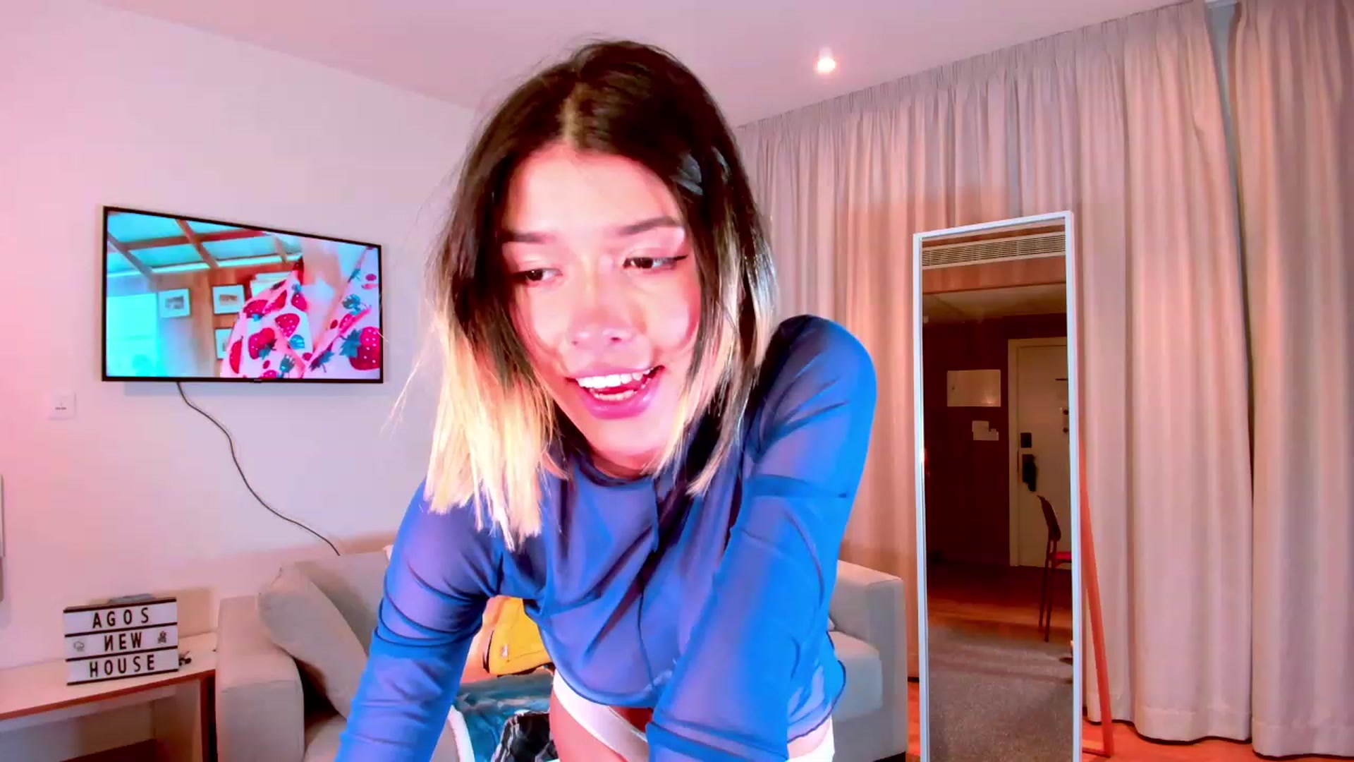 Gallery image thumbnail from Agostinha_Red's myfreecams stream on, 09/20/2023, 23:08 image 17 of 20