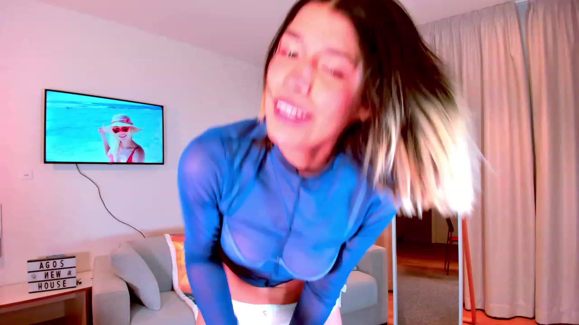 Gallery image thumbnail from Agostinha_Red's myfreecams stream on, 09/20/2023, 23:08 image 11 of 20