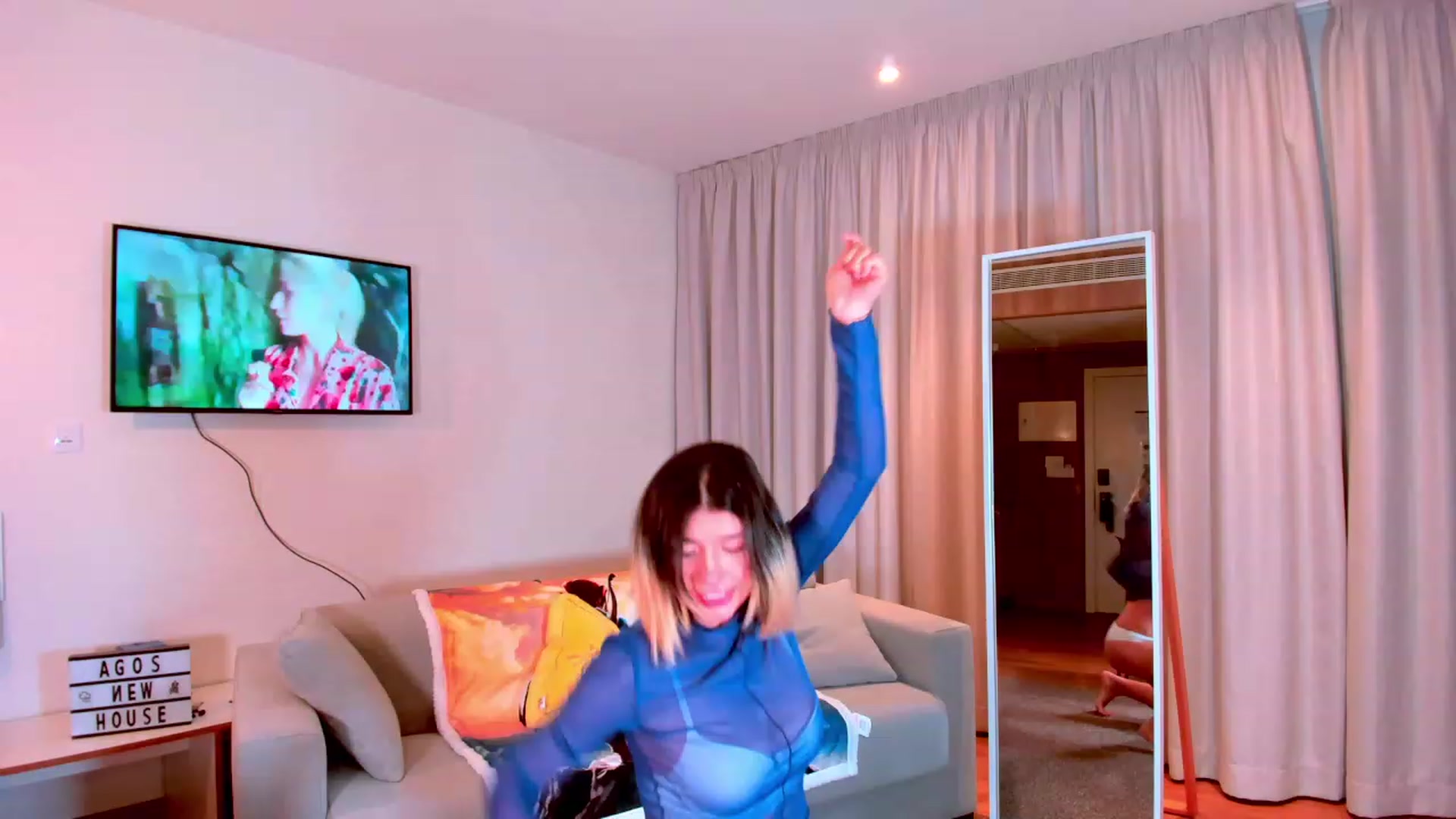 Gallery image thumbnail from Agostinha_Red's myfreecams stream on, 09/20/2023, 23:08 image 7 of 20