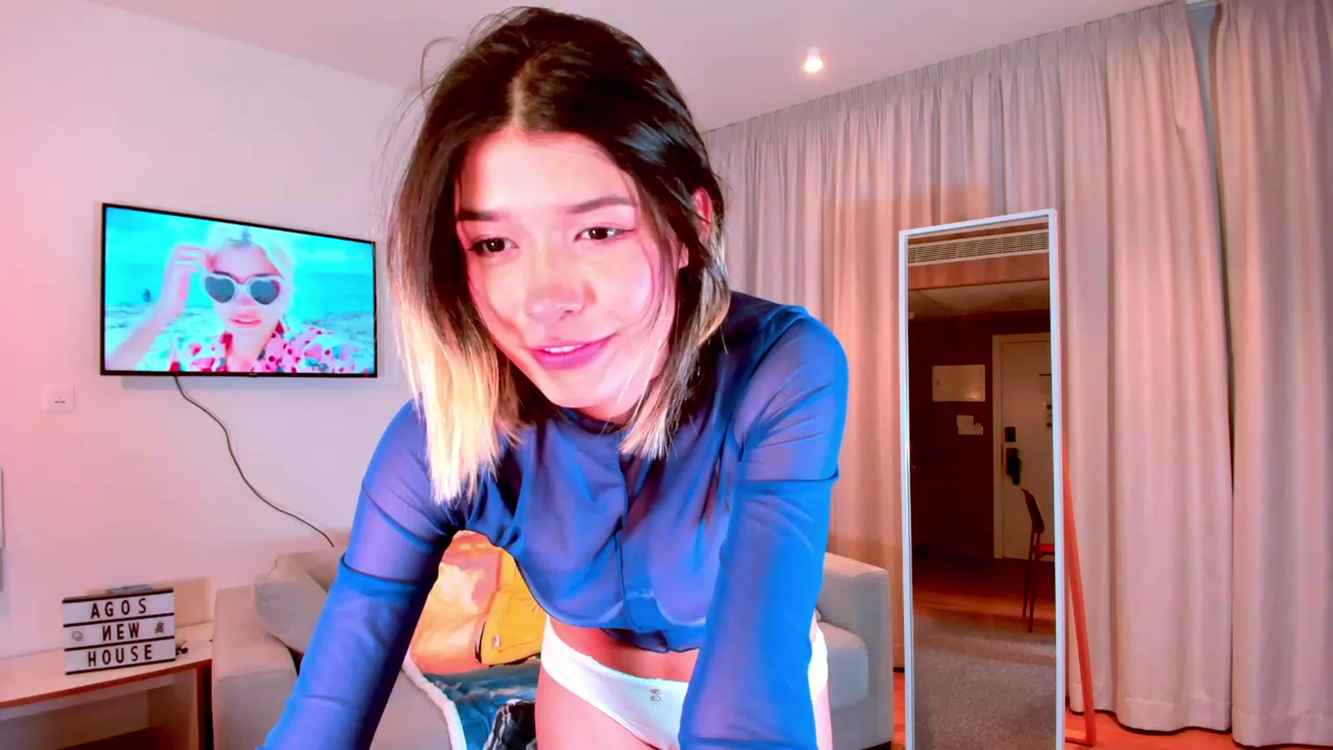 Gallery image thumbnail from Agostinha_Red's myfreecams stream on, 09/20/2023, 23:08 image 4 of 20