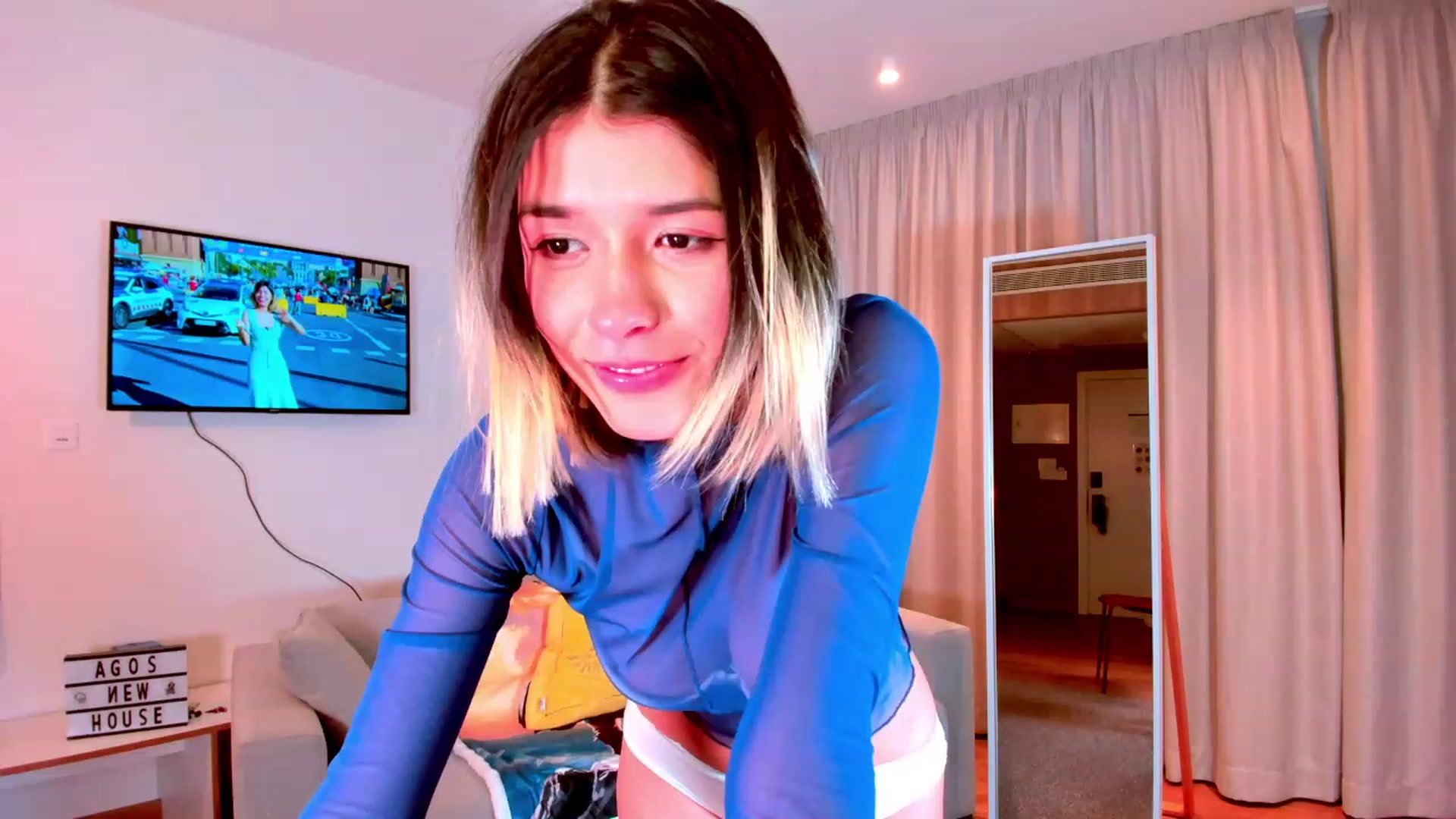 Gallery image thumbnail from Agostinha_Red's myfreecams stream on, 09/21/2023, 24:06 image 17 of 20