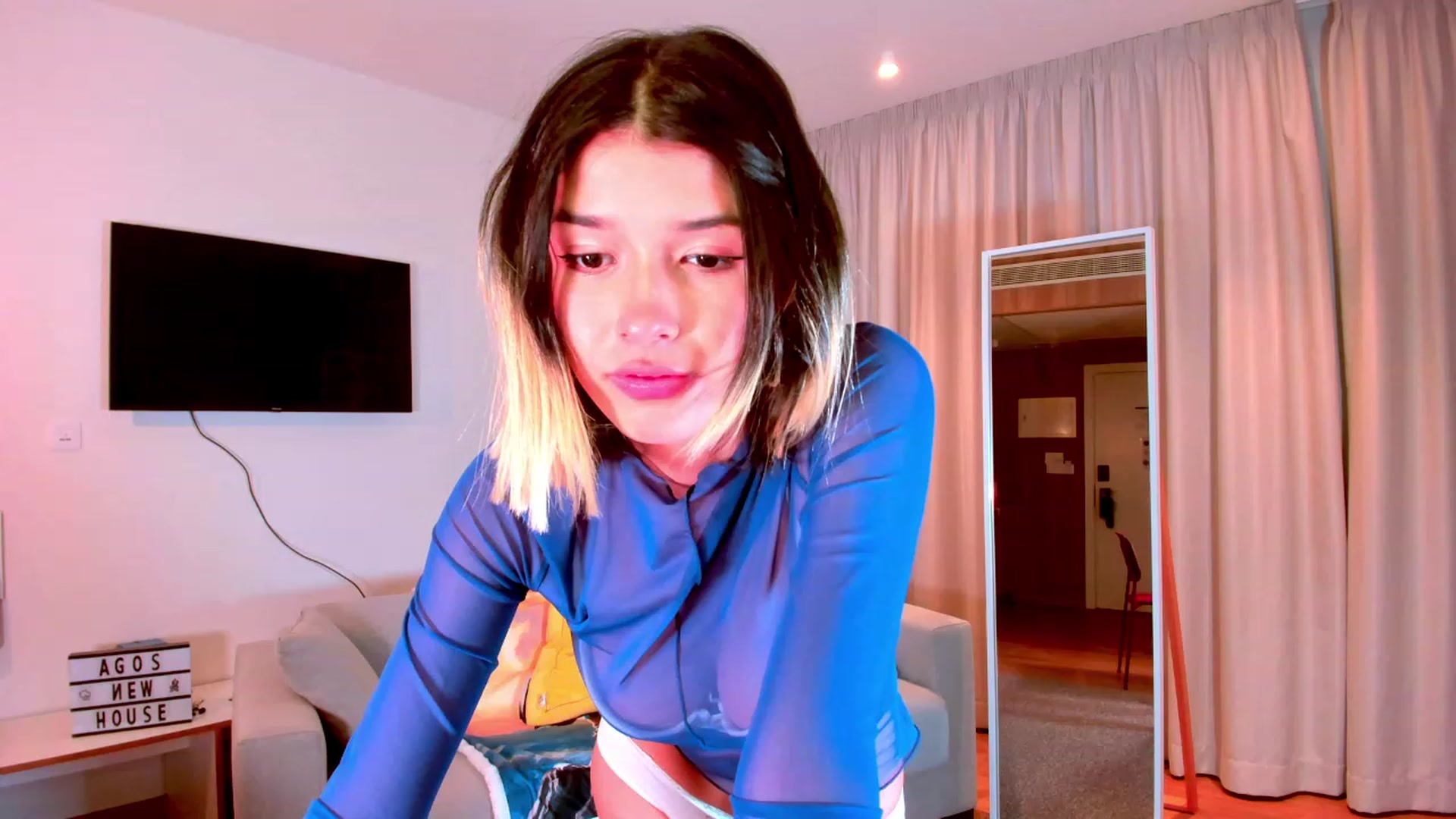 Gallery image thumbnail from Agostinha_Red's myfreecams stream on, 09/21/2023, 24:06 image 4 of 20