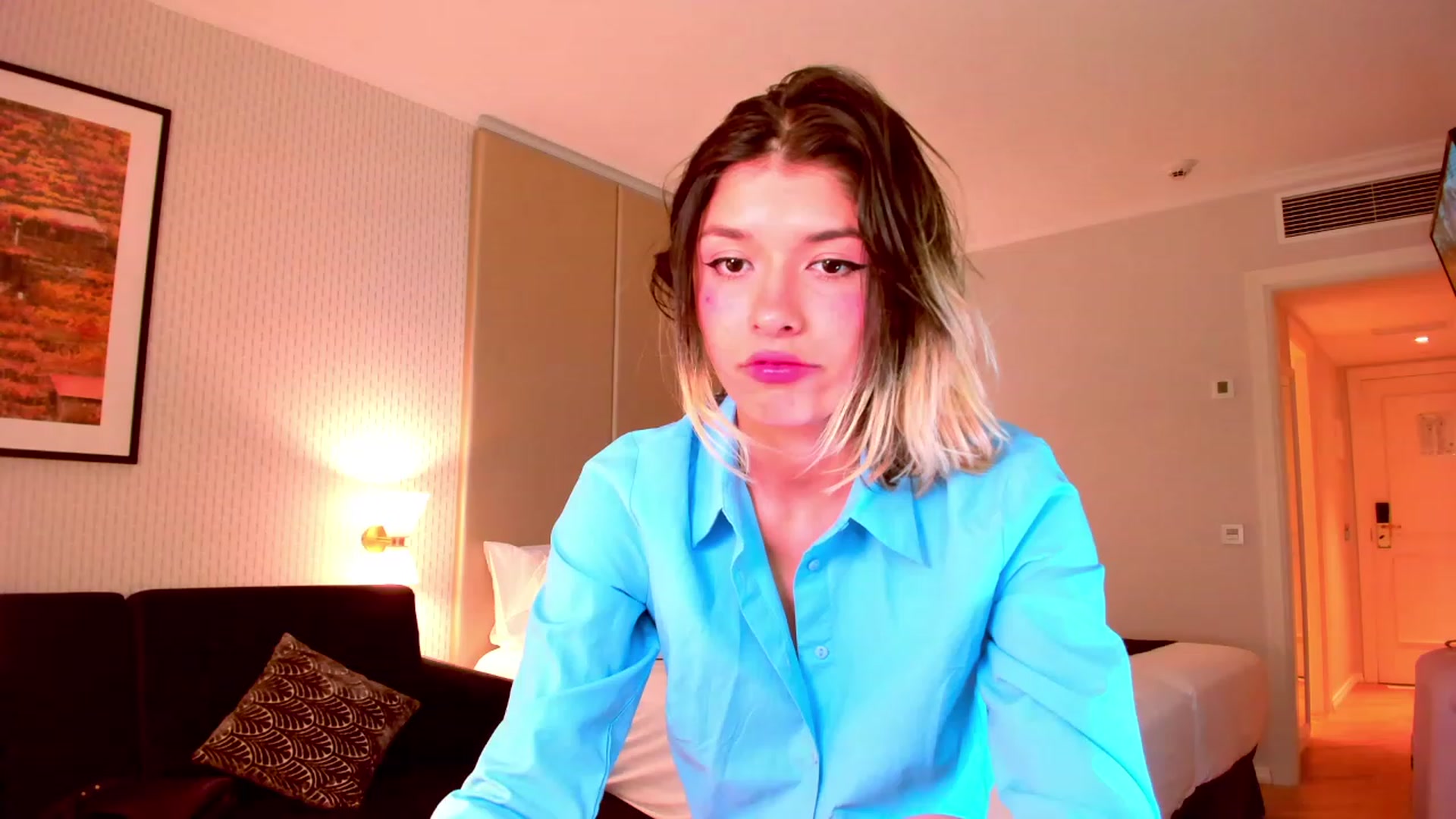 Gallery image thumbnail from Agostinha_Red's myfreecams stream on, 10/09/2023, 02:05 image 10 of 20