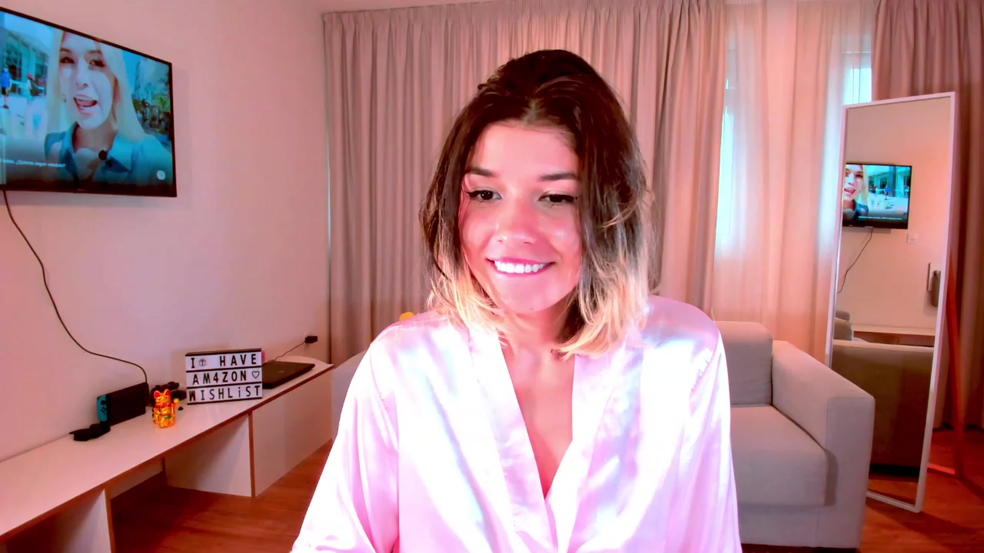 Gallery image thumbnail from Agostinha_Red's myfreecams stream on, 10/23/2023, 15:50 image 16 of 20