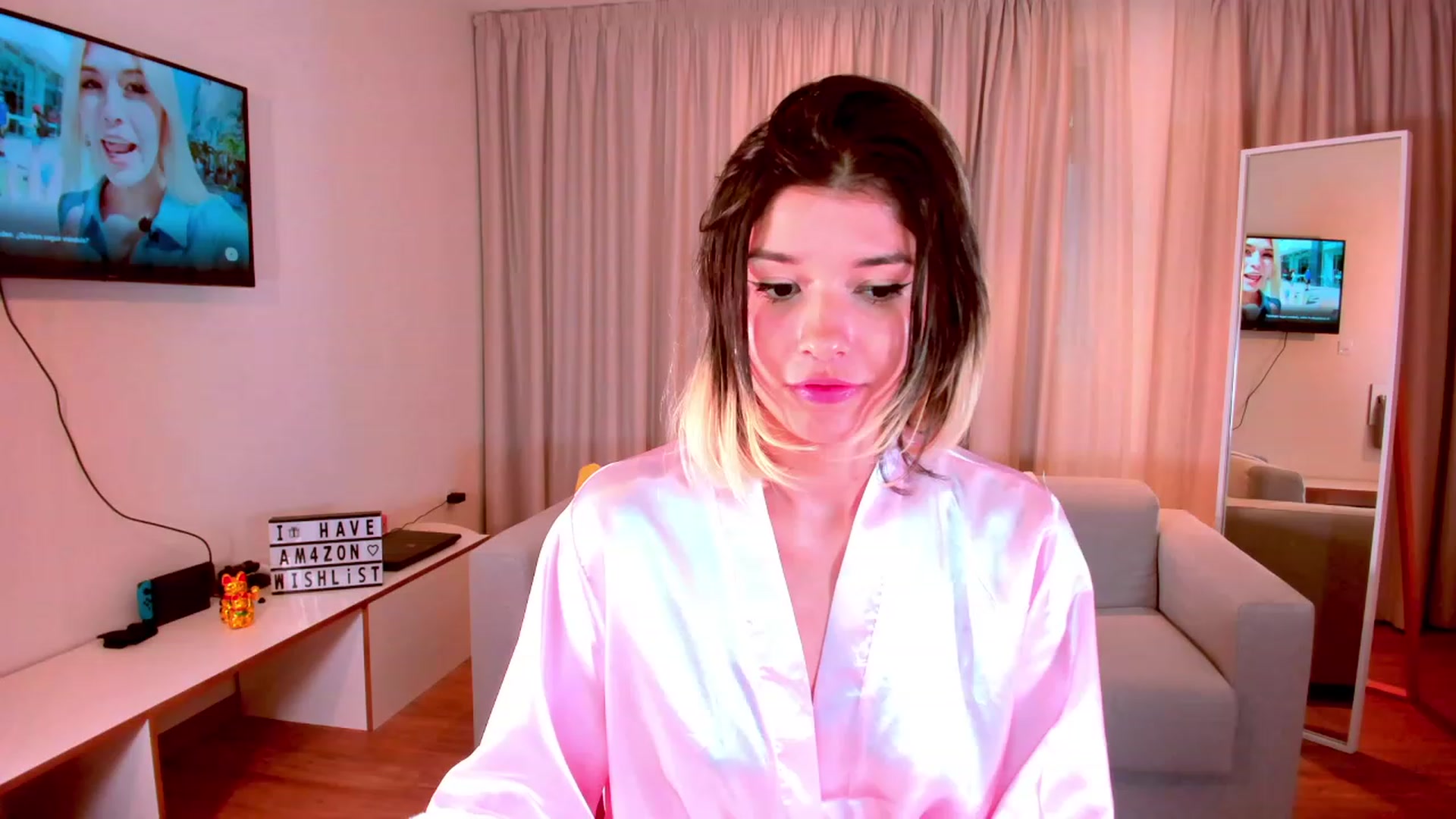 Gallery image thumbnail from Agostinha_Red's myfreecams stream on, 10/23/2023, 17:37 image 19 of 20