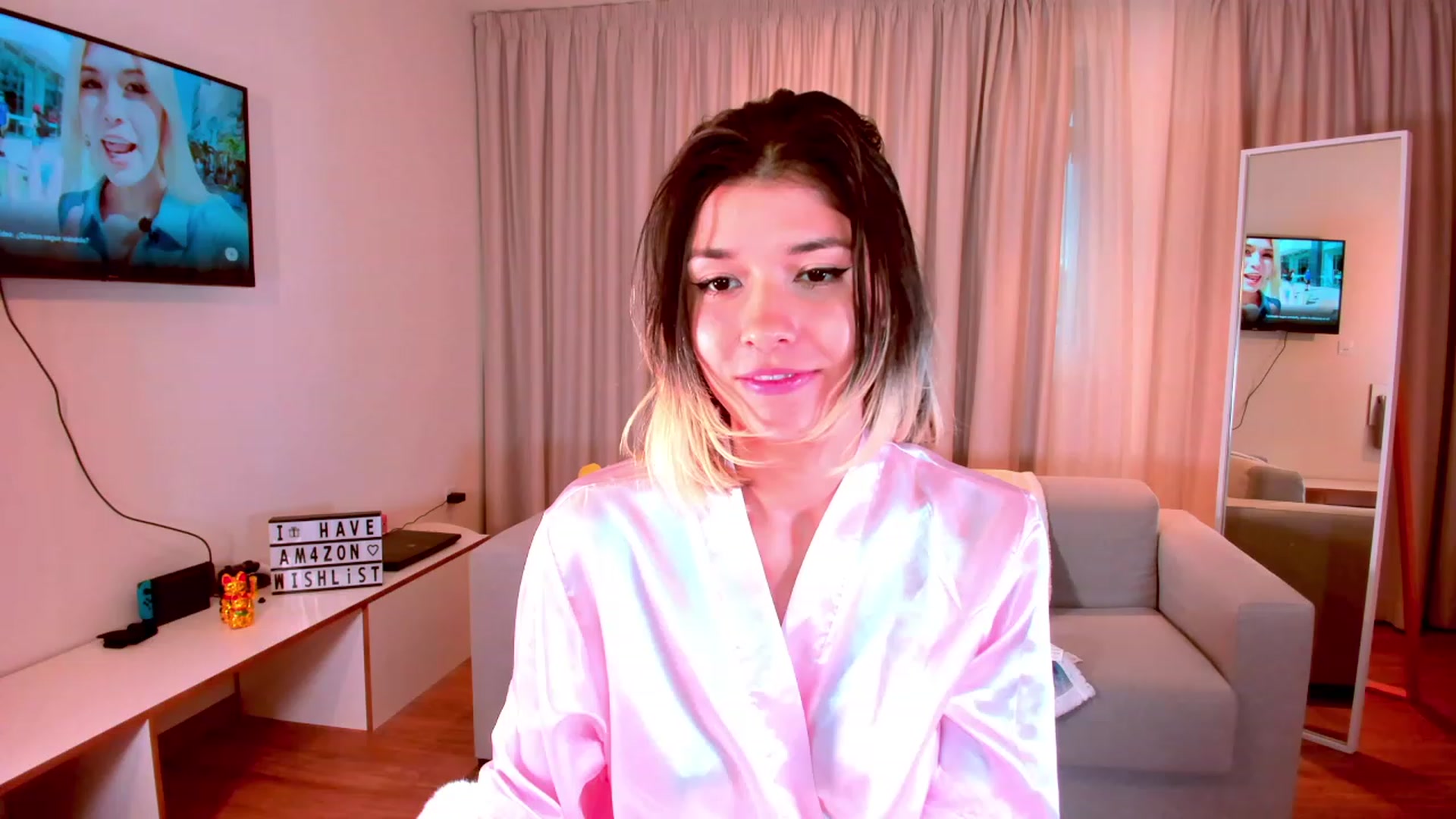 Gallery image thumbnail from Agostinha_Red's myfreecams stream on, 10/23/2023, 17:37 image 14 of 20