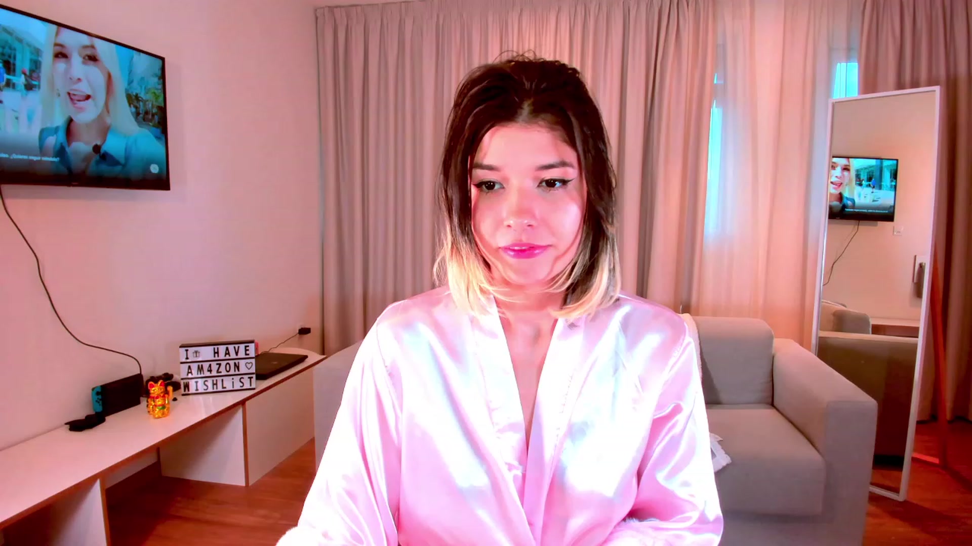 Gallery image thumbnail from Agostinha_Red's myfreecams stream on, 10/23/2023, 17:37 image 2 of 20