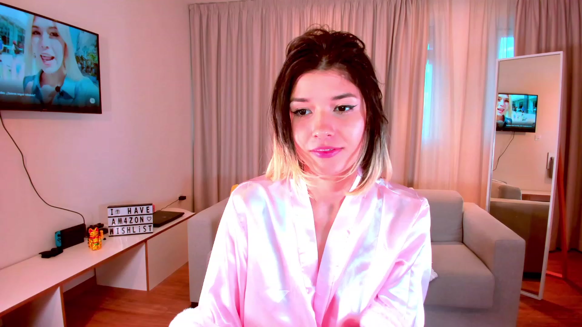 Gallery image thumbnail from Agostinha_Red's myfreecams stream on, 10/23/2023, 17:37 image 1 of 20