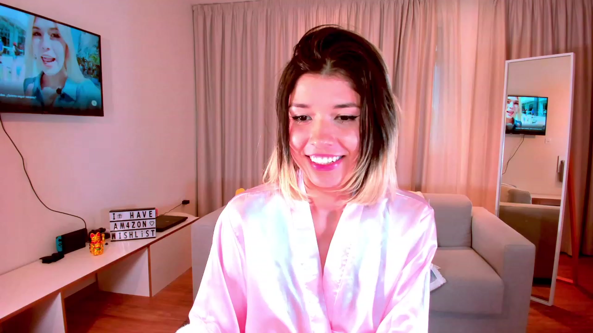 Gallery image thumbnail from Agostinha_Red's myfreecams stream on, 10/23/2023, 17:37 image 16 of 20