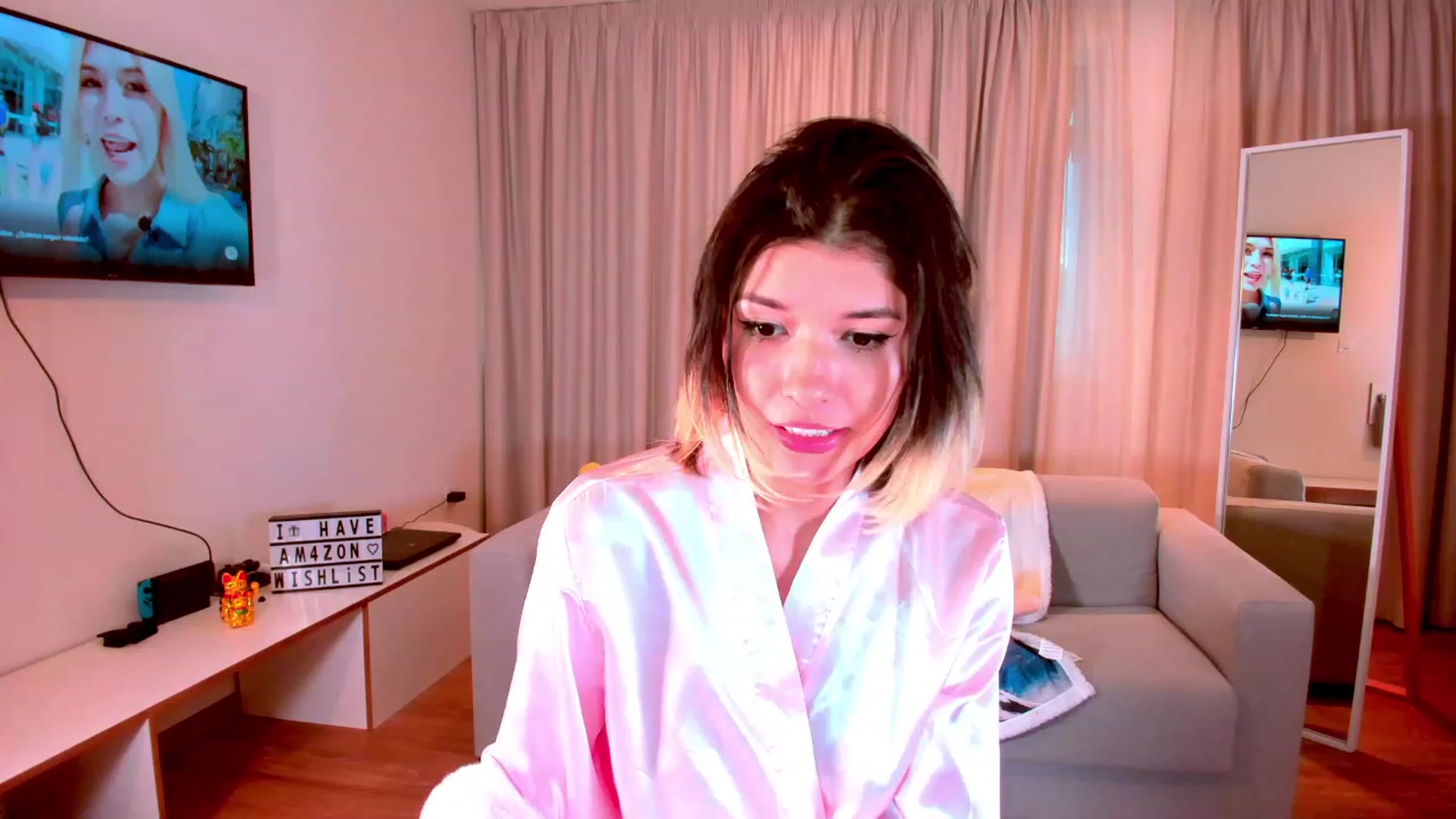 Gallery image thumbnail from Agostinha_Red's myfreecams stream on, 10/23/2023, 17:37 image 13 of 20