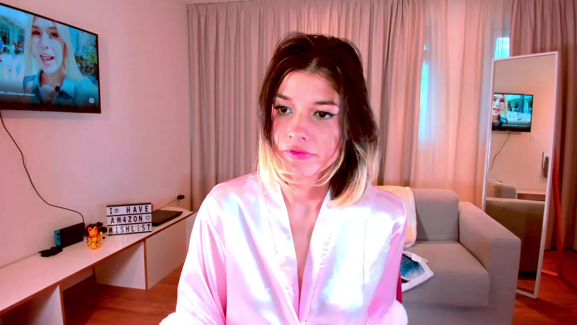 Gallery image thumbnail from Agostinha_Red's myfreecams stream on, 10/23/2023, 17:37 image 3 of 20