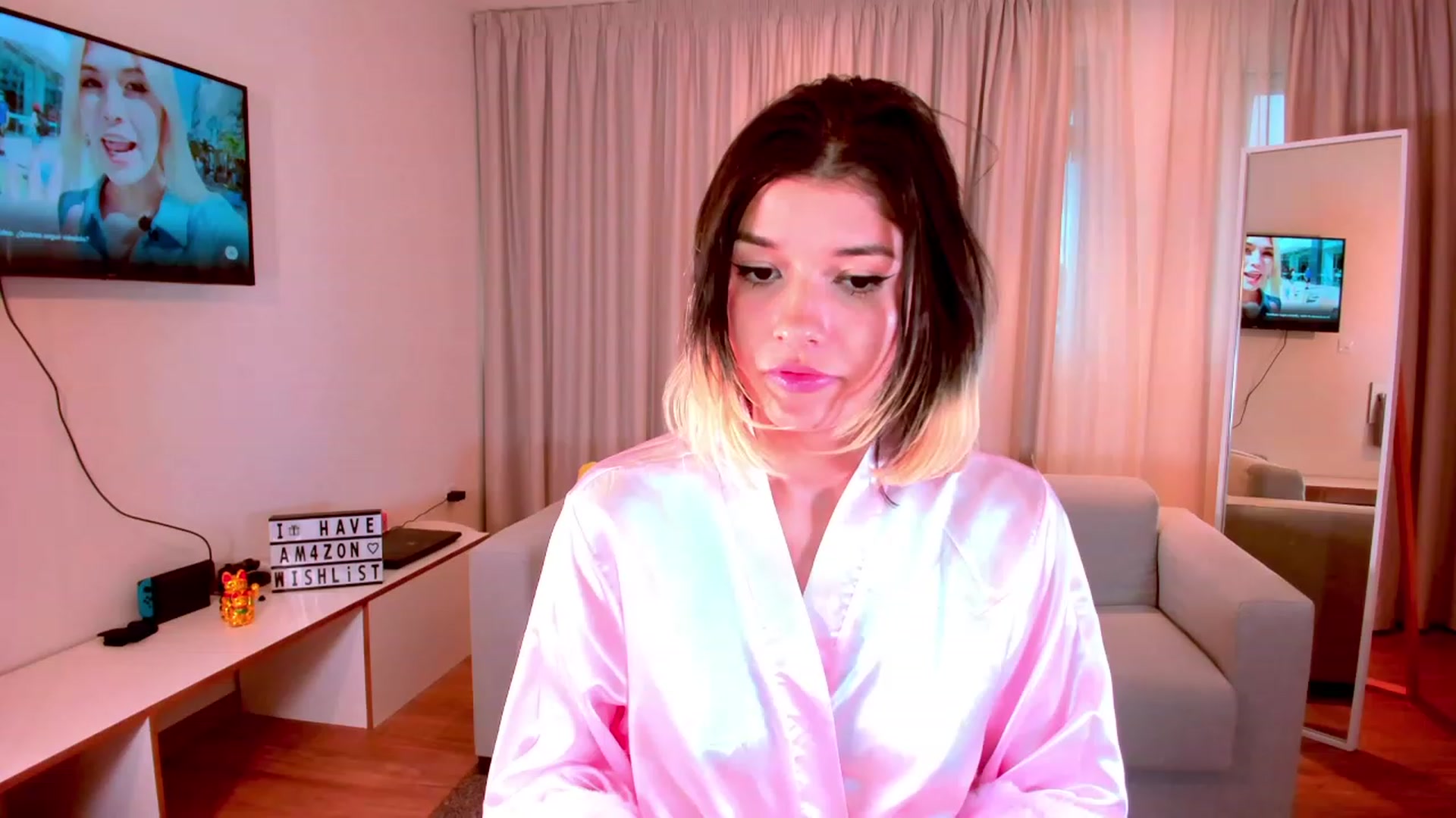 Gallery image thumbnail from Agostinha_Red's myfreecams stream on, 10/23/2023, 17:37 image 10 of 20