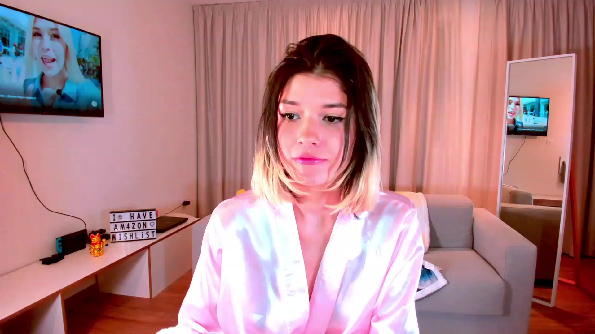 Gallery image thumbnail from Agostinha_Red's myfreecams stream on, 10/23/2023, 17:55 image 17 of 20