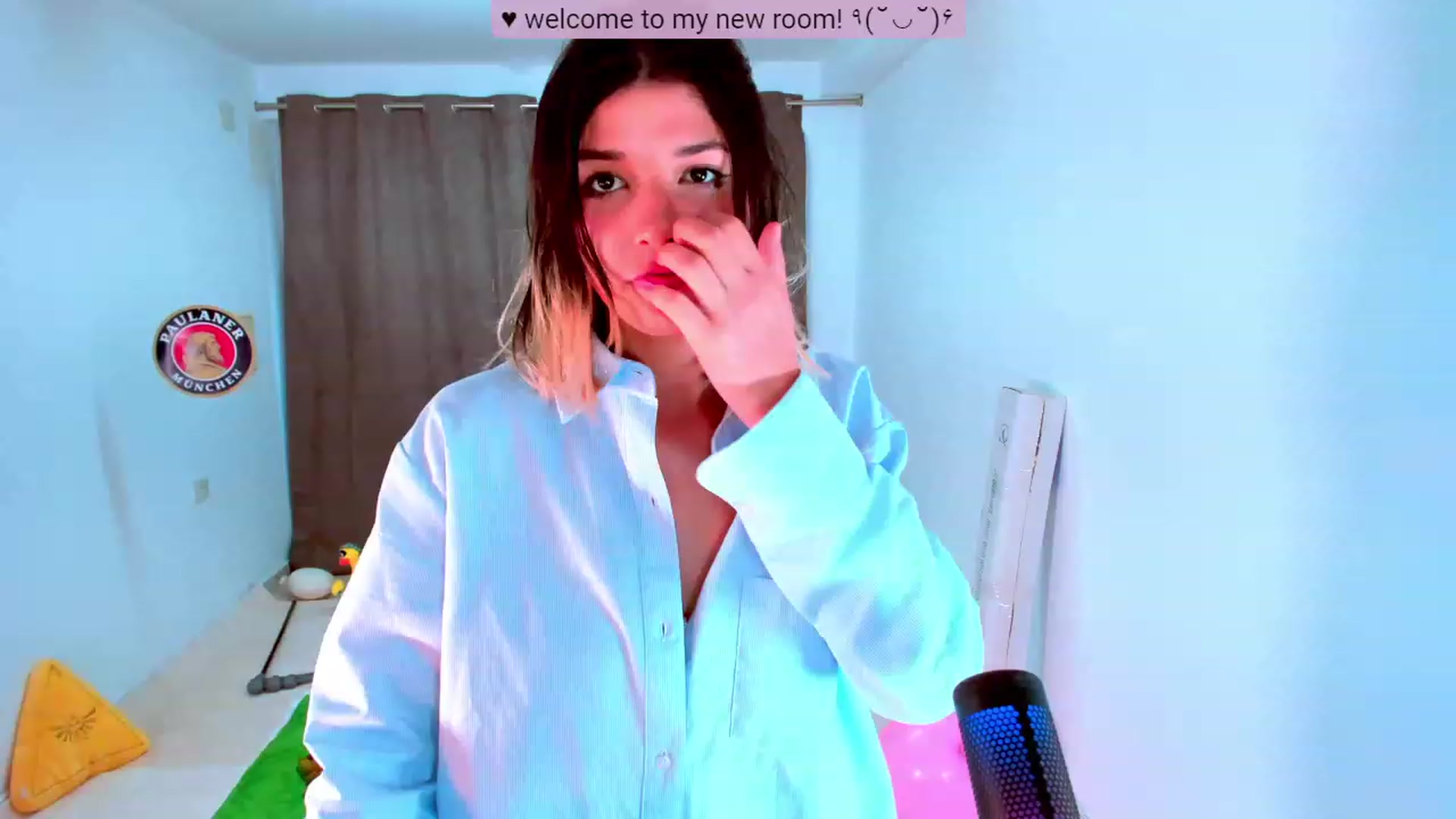 Gallery image thumbnail from Agostinha_Red's myfreecams stream on, 11/03/2023, 16:13 image 1 of 20