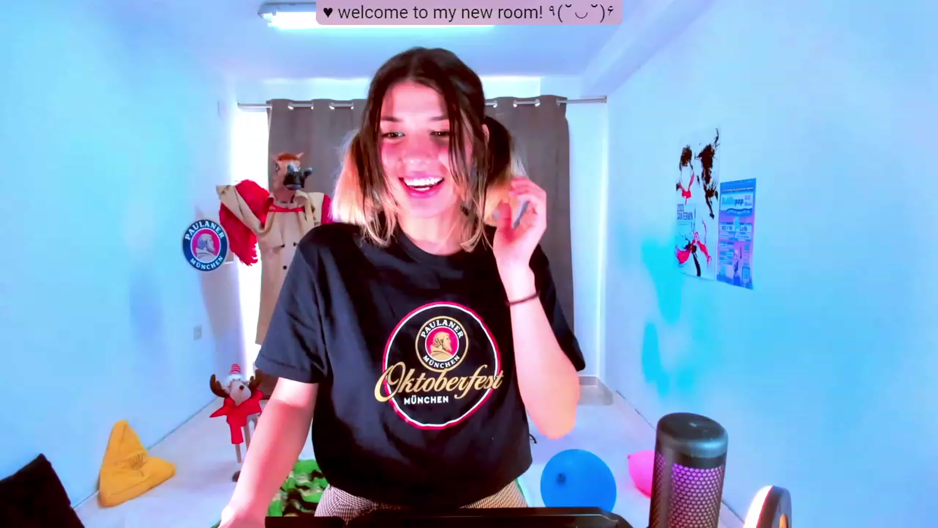 Gallery image thumbnail from Agostinha_Red's myfreecams stream on, 11/06/2023, 11:06 image 10 of 20