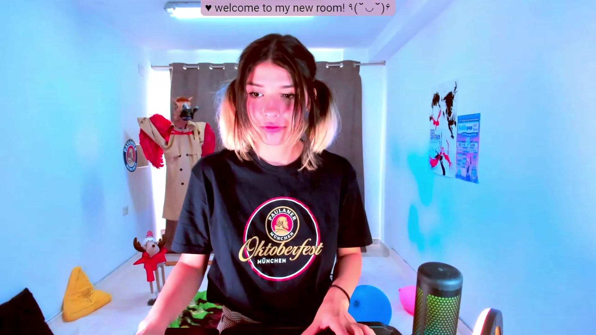 Gallery image thumbnail from Agostinha_Red's myfreecams stream on, 11/06/2023, 11:06 image 11 of 20